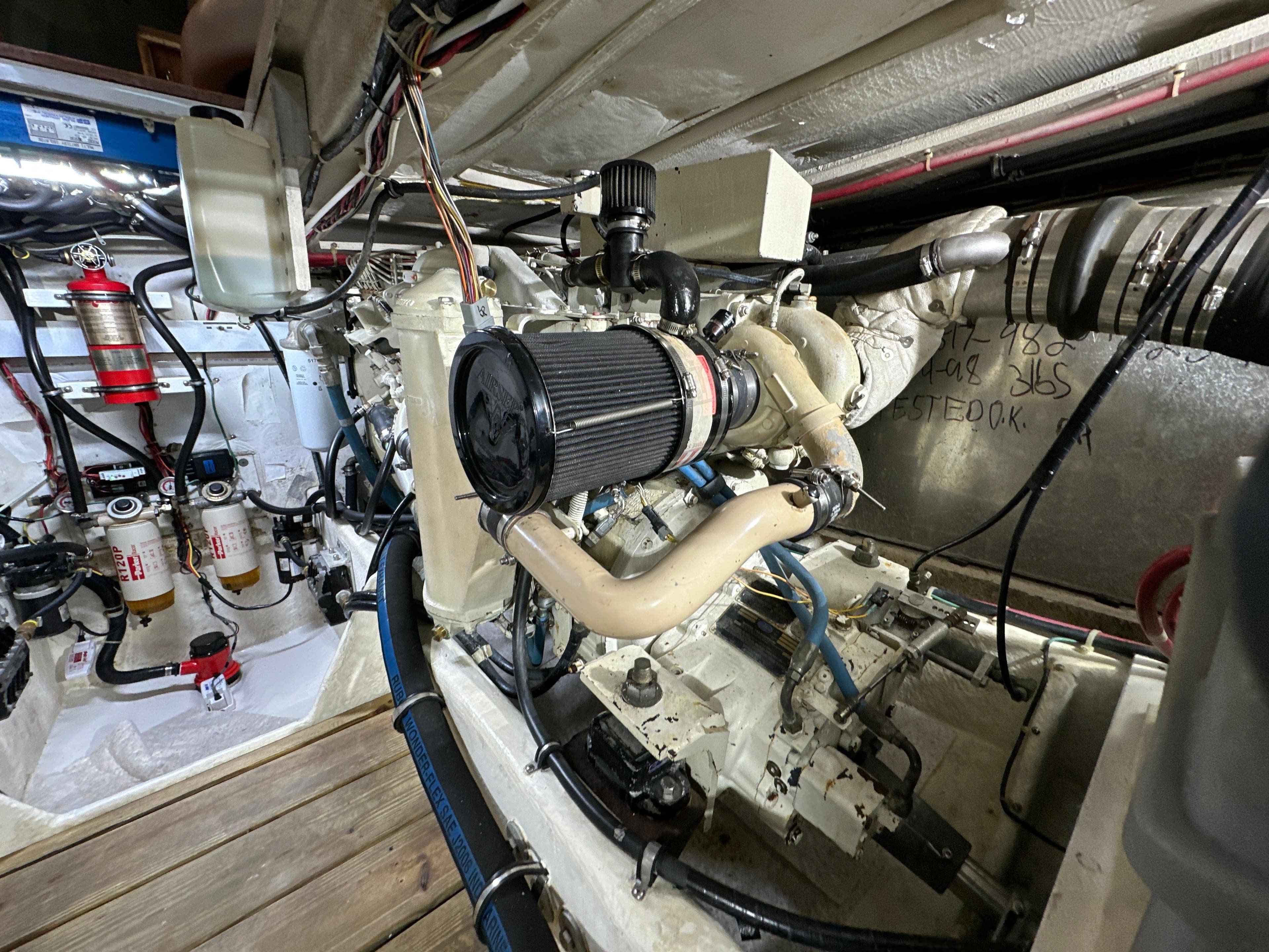 1999 Maxum 4600 SCB