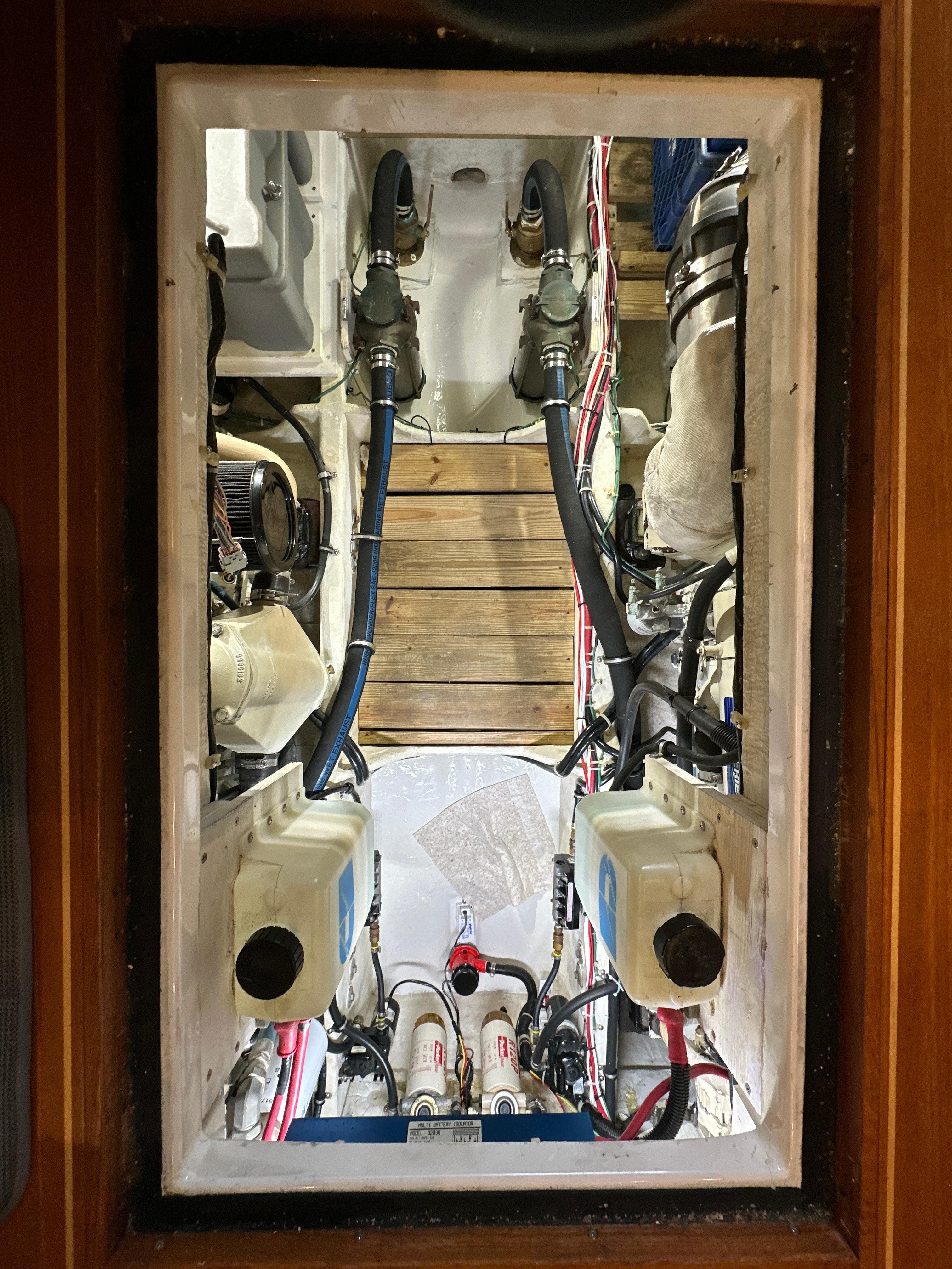 1999 Maxum 4600 SCB