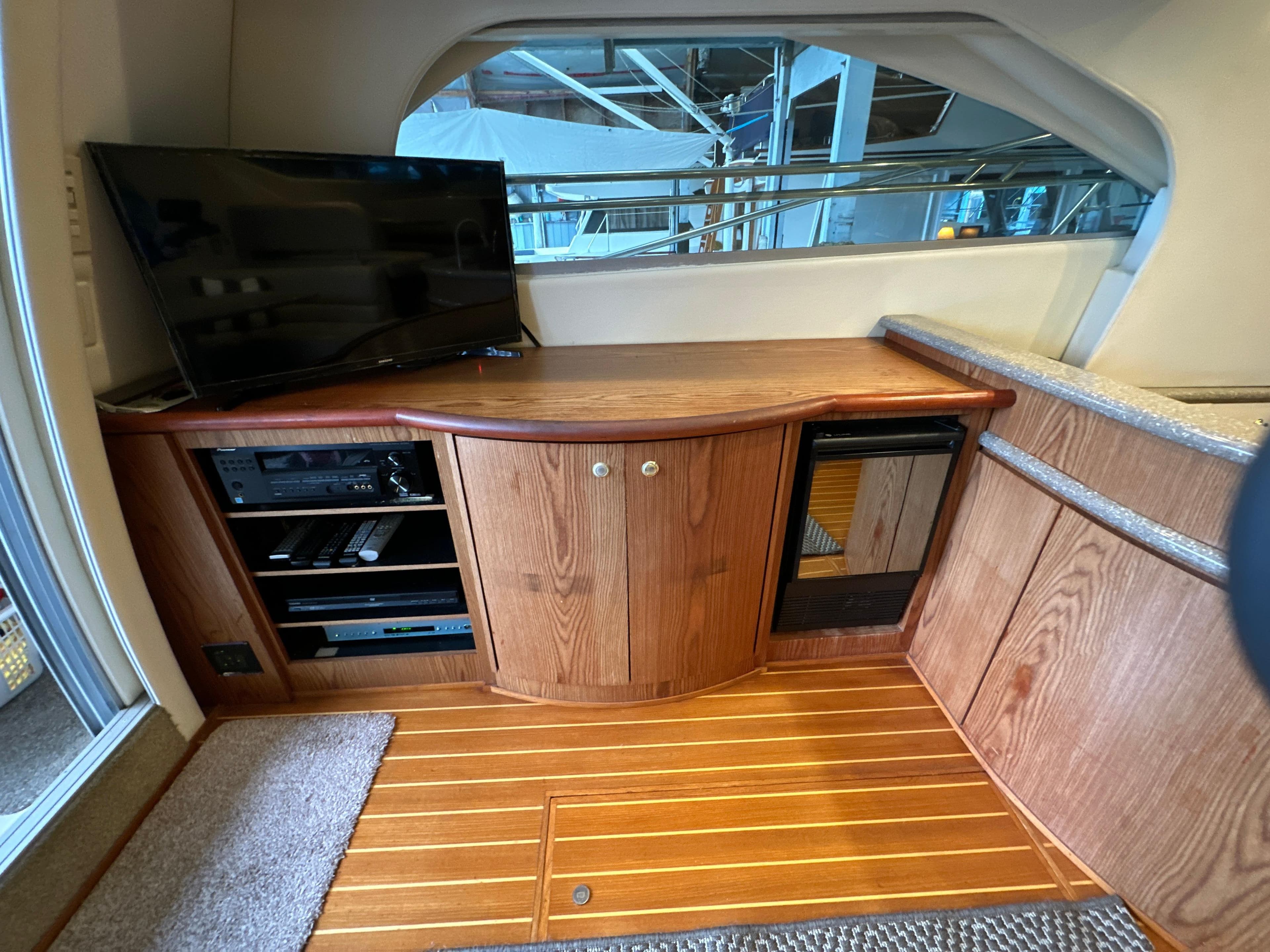 1999 Maxum 4600 SCB
