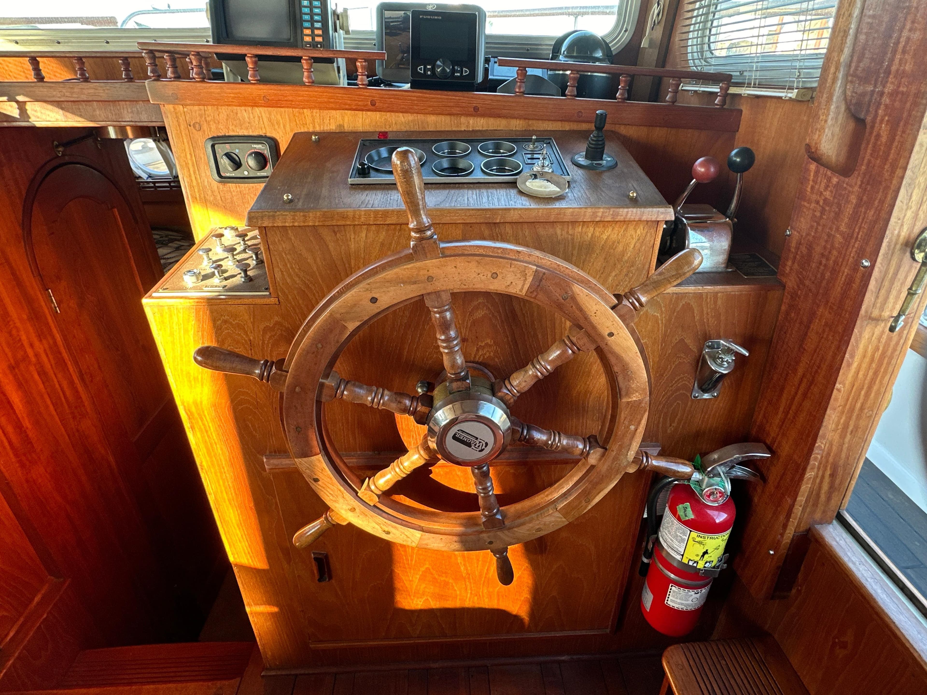 1982 Gulf Commander 38