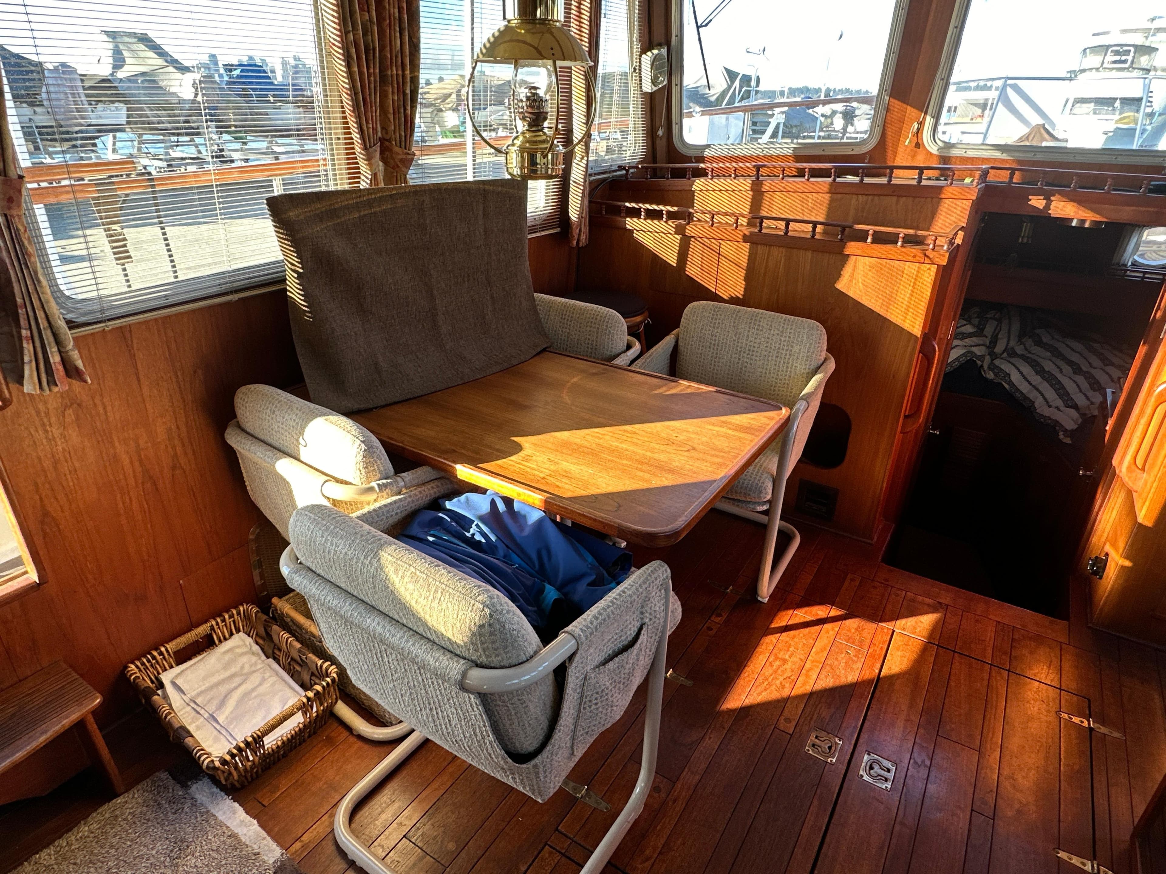 1982 Gulf Commander 38