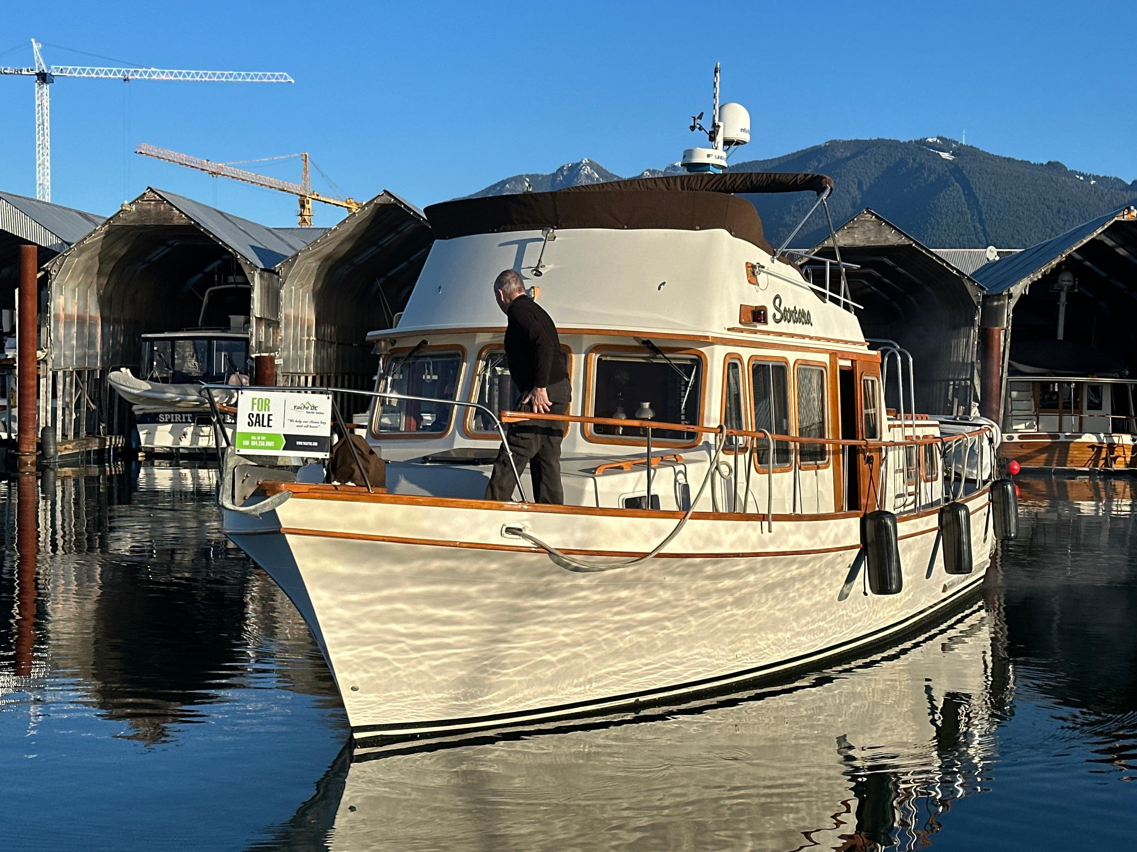 1982 Gulf Commander 38