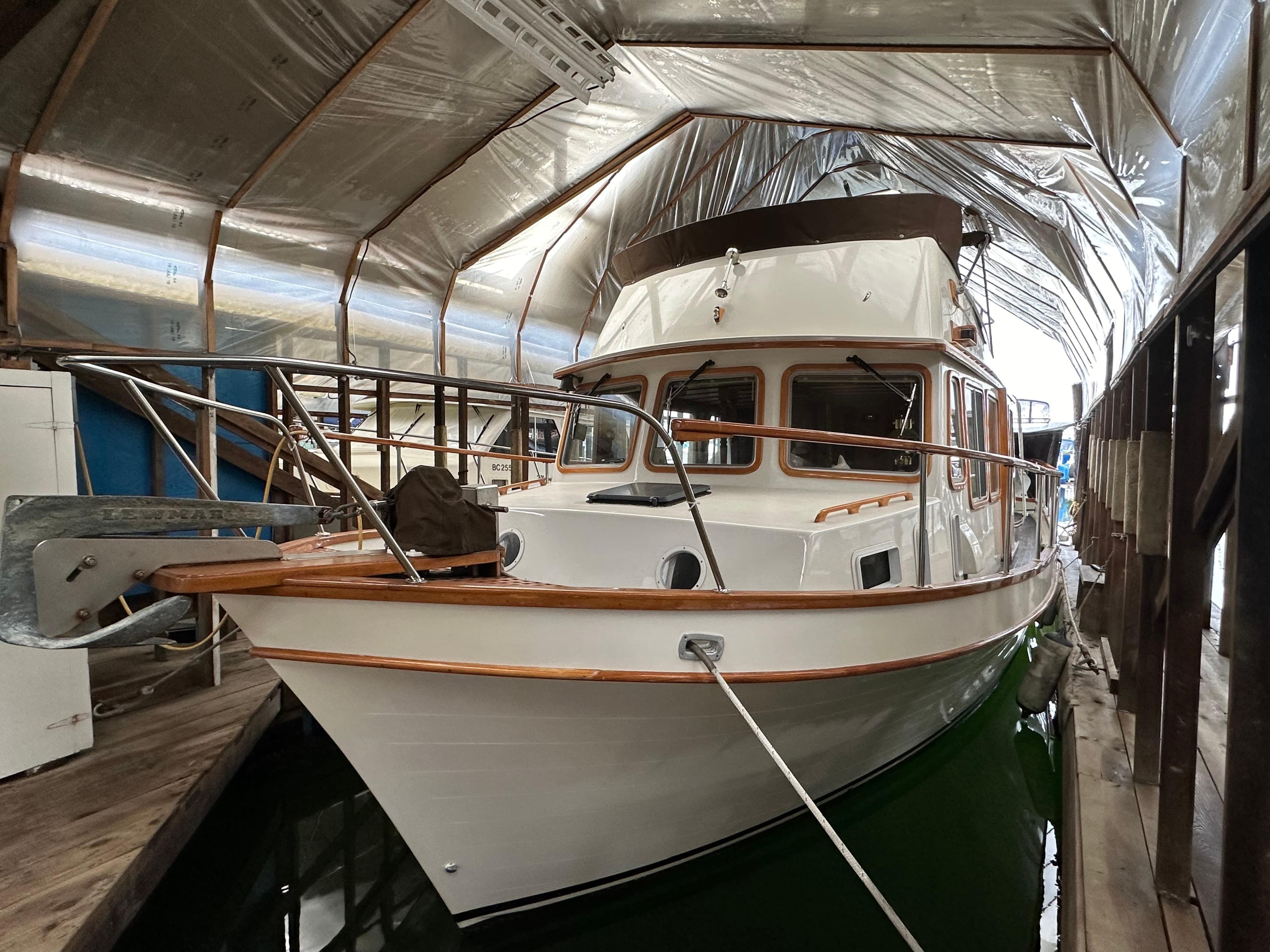 1982 Gulf Commander 38