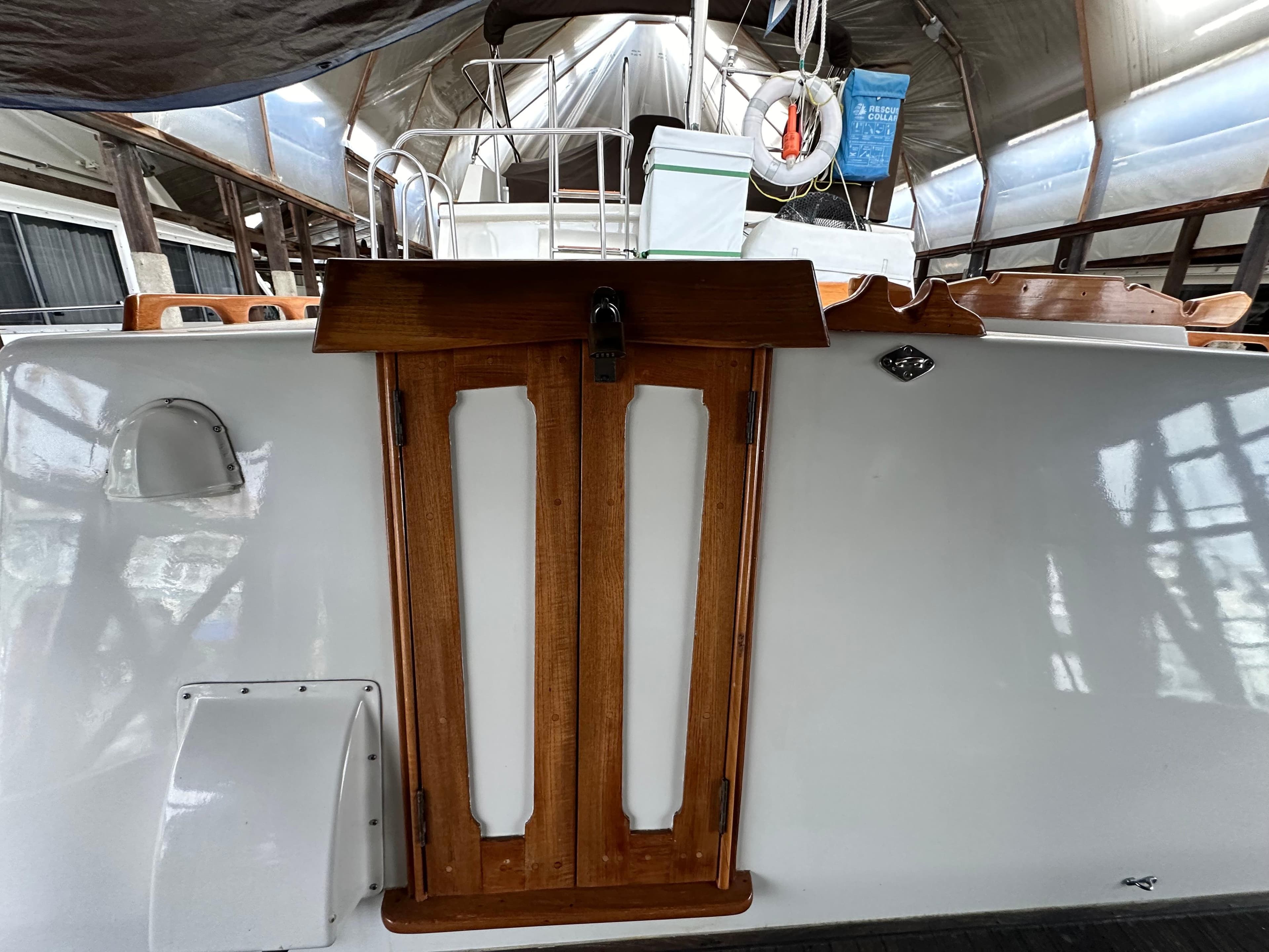 1982 Gulf Commander 38