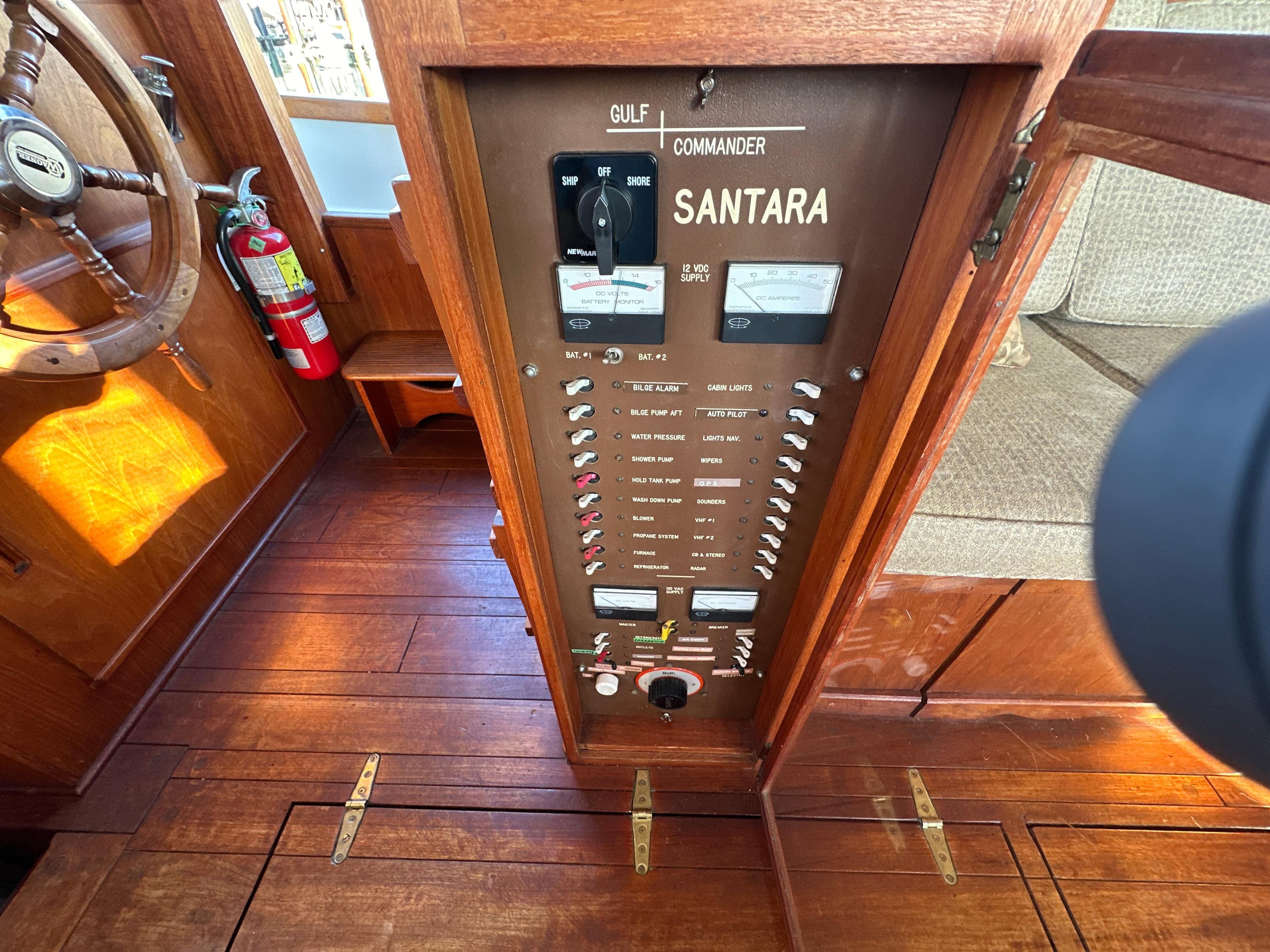 1982 Gulf Commander 38