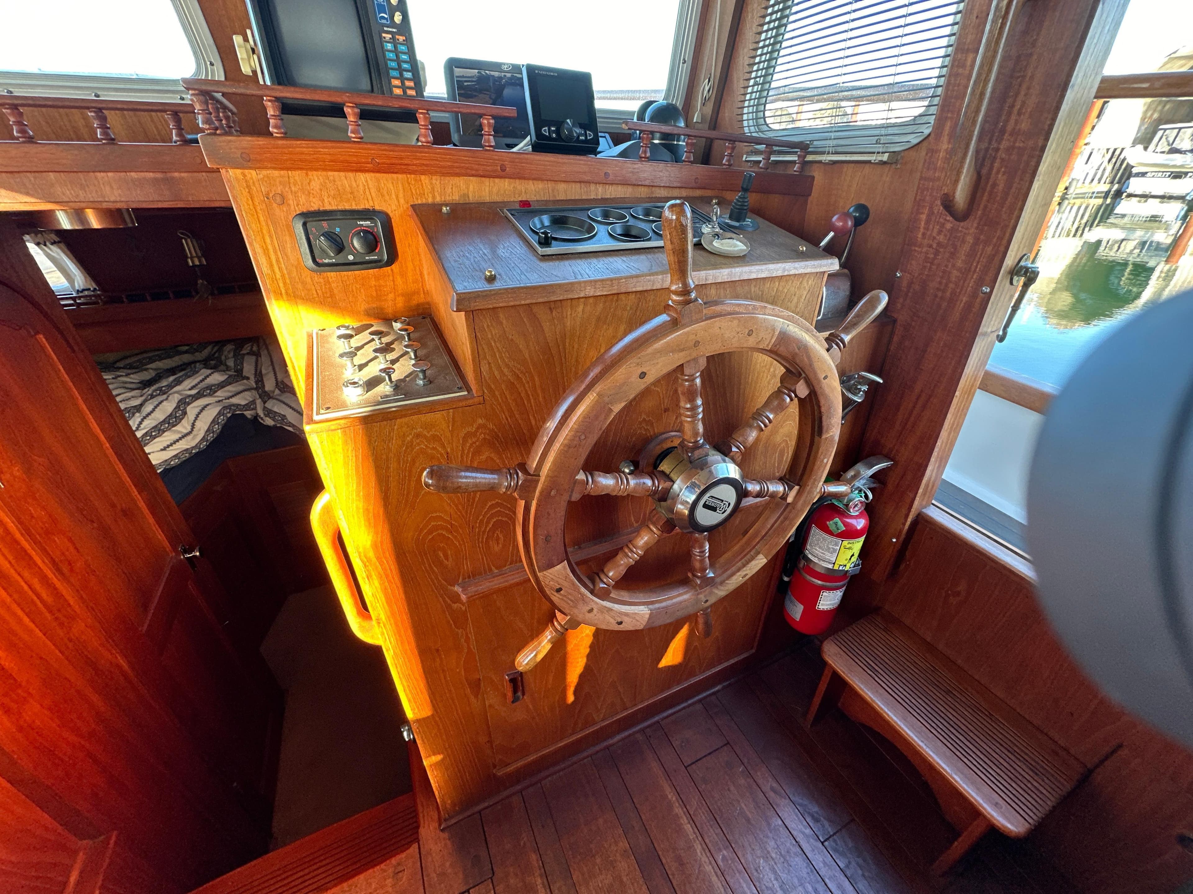 1982 Gulf Commander 38