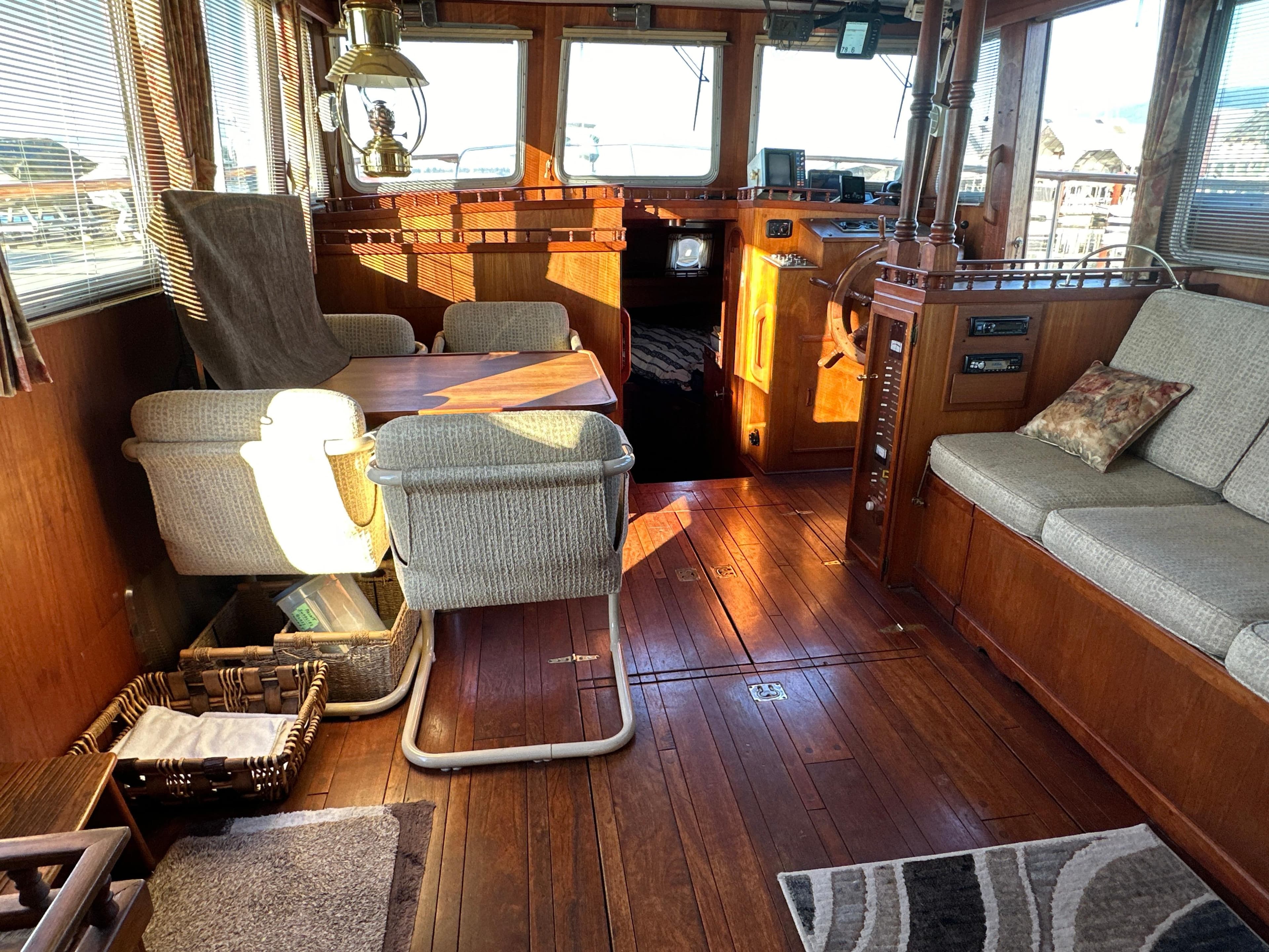 1982 Gulf Commander 38