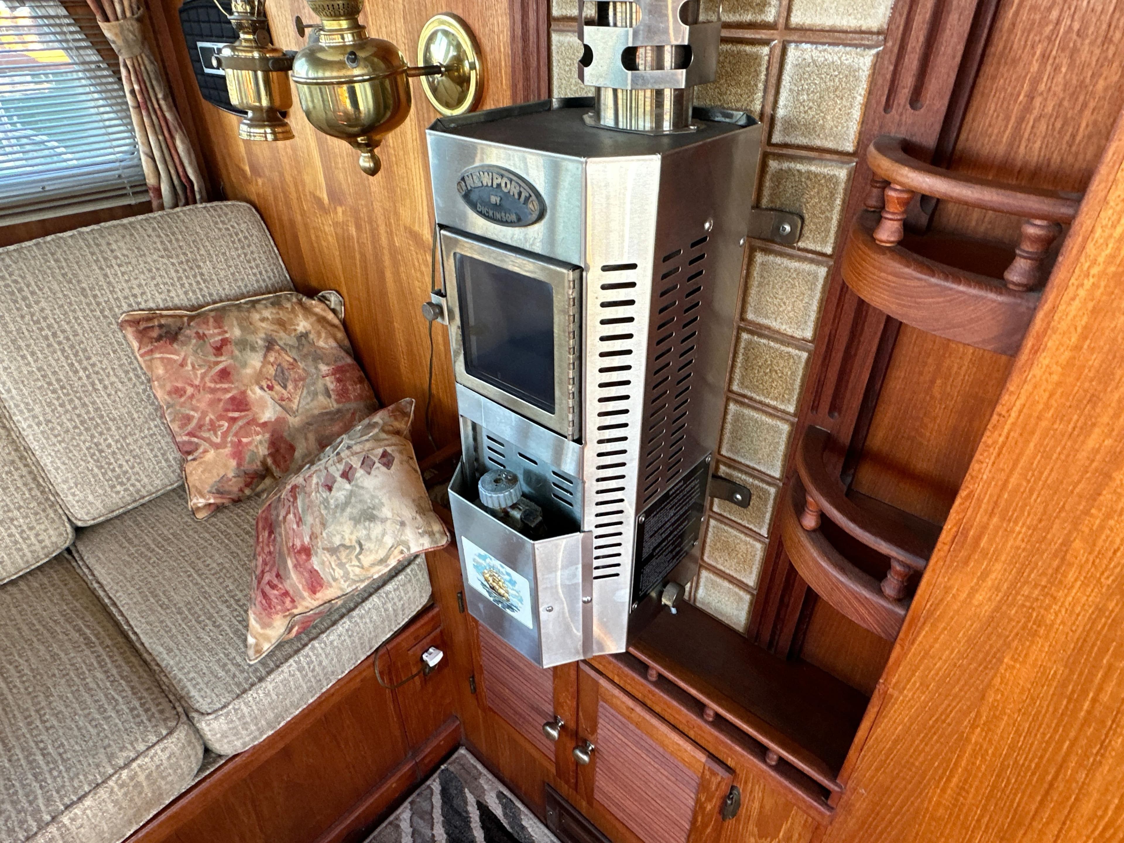 1982 Gulf Commander 38
