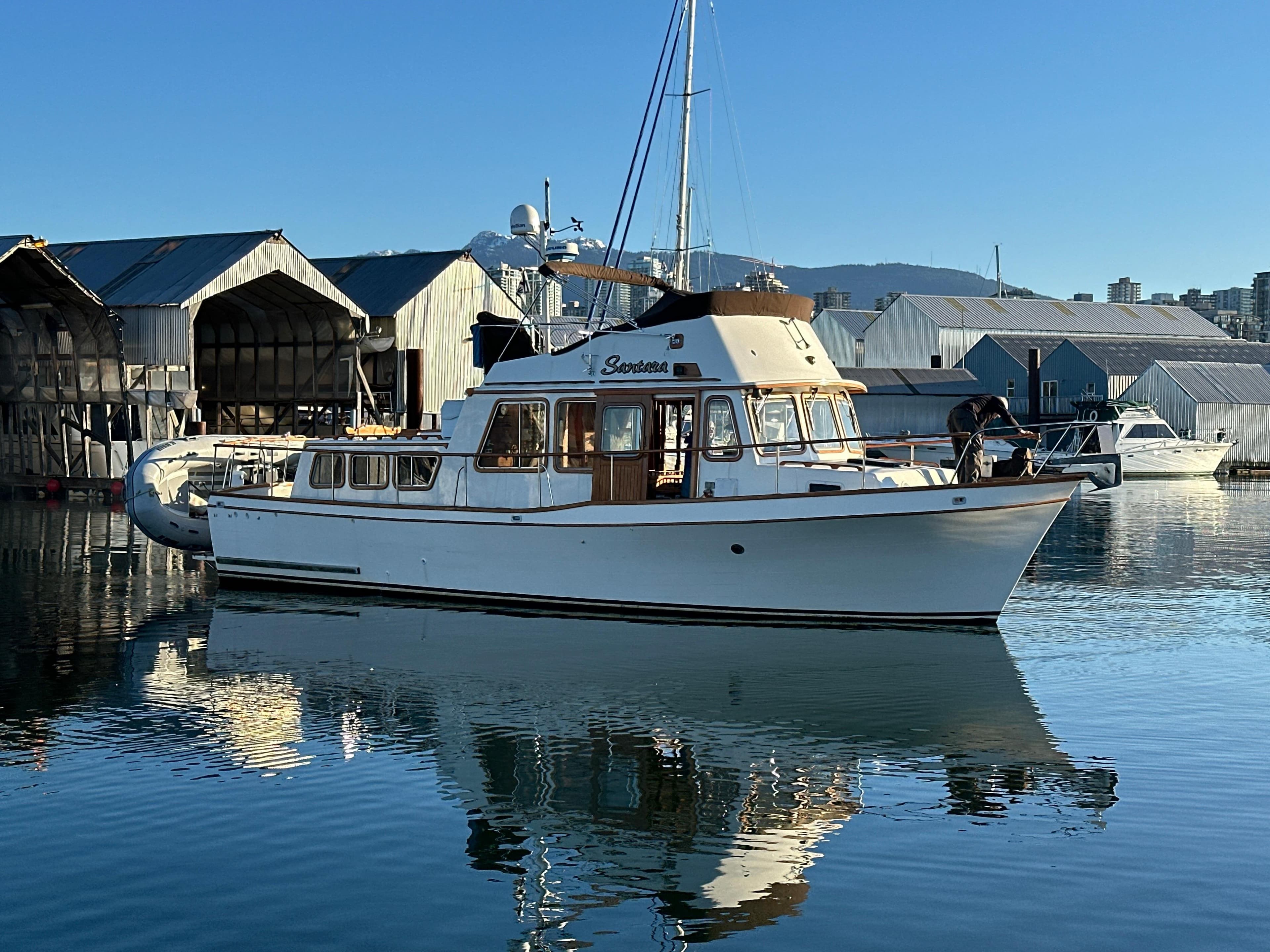 1982 Gulf Commander 38