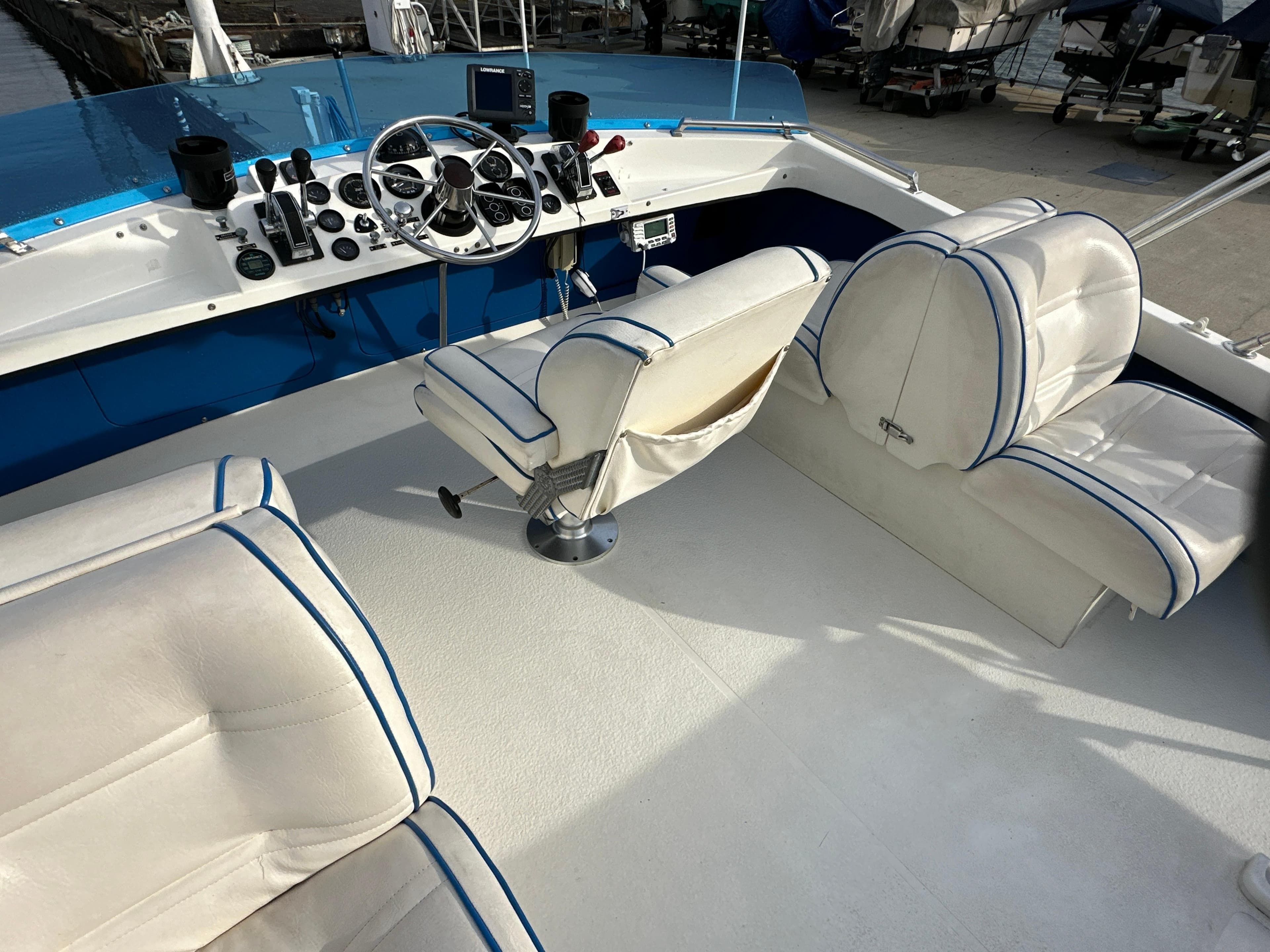 1990 Commander 30