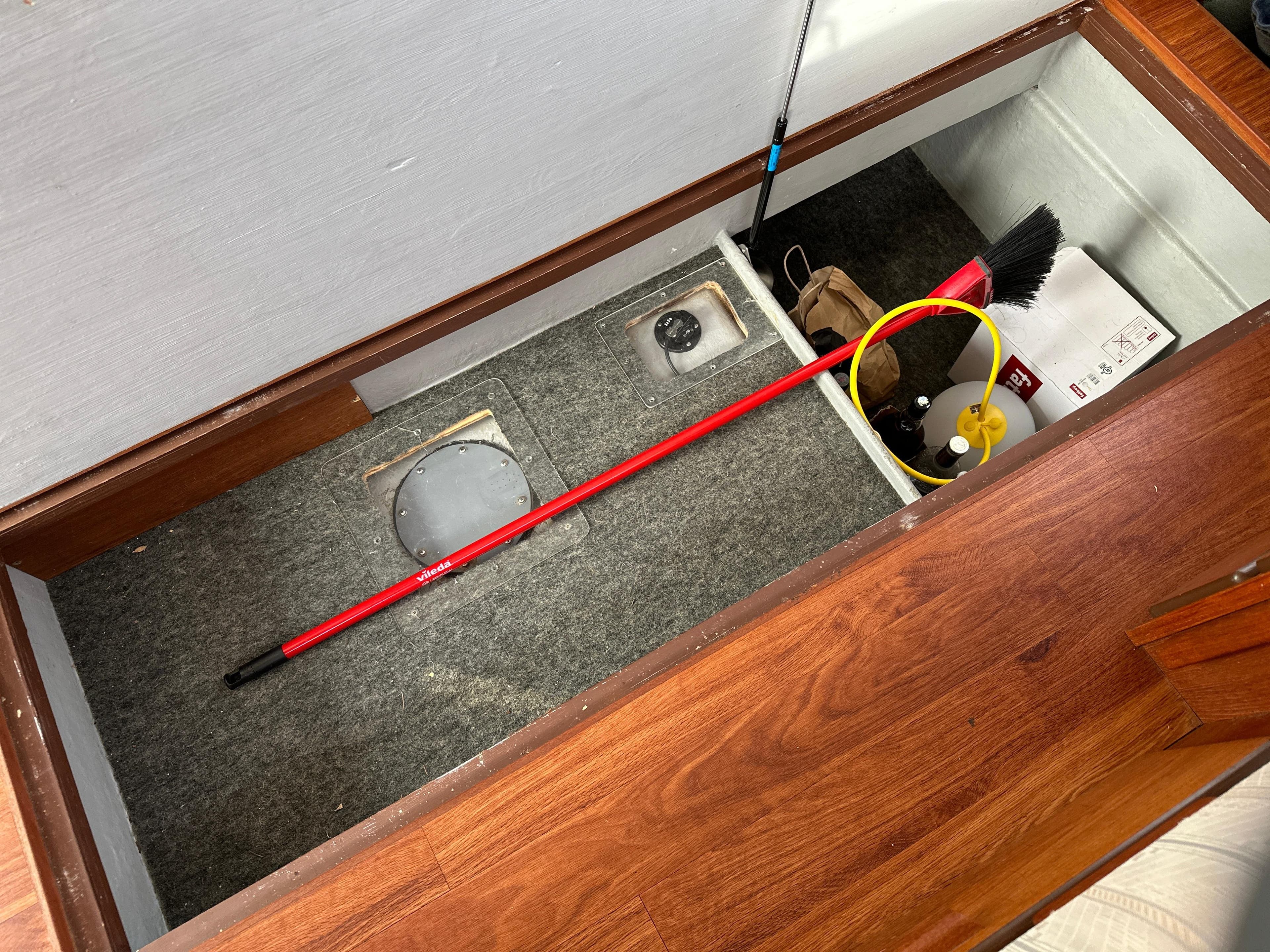 1990 Commander 30