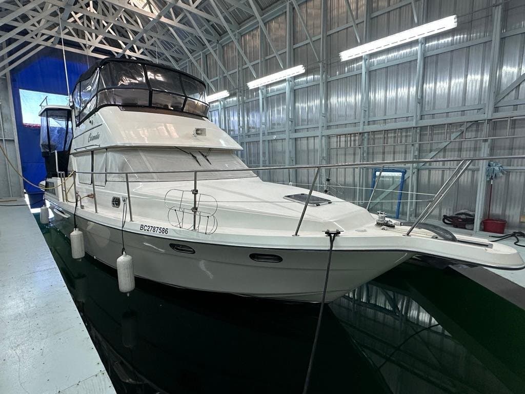 1995 Queenship Aft Cabin