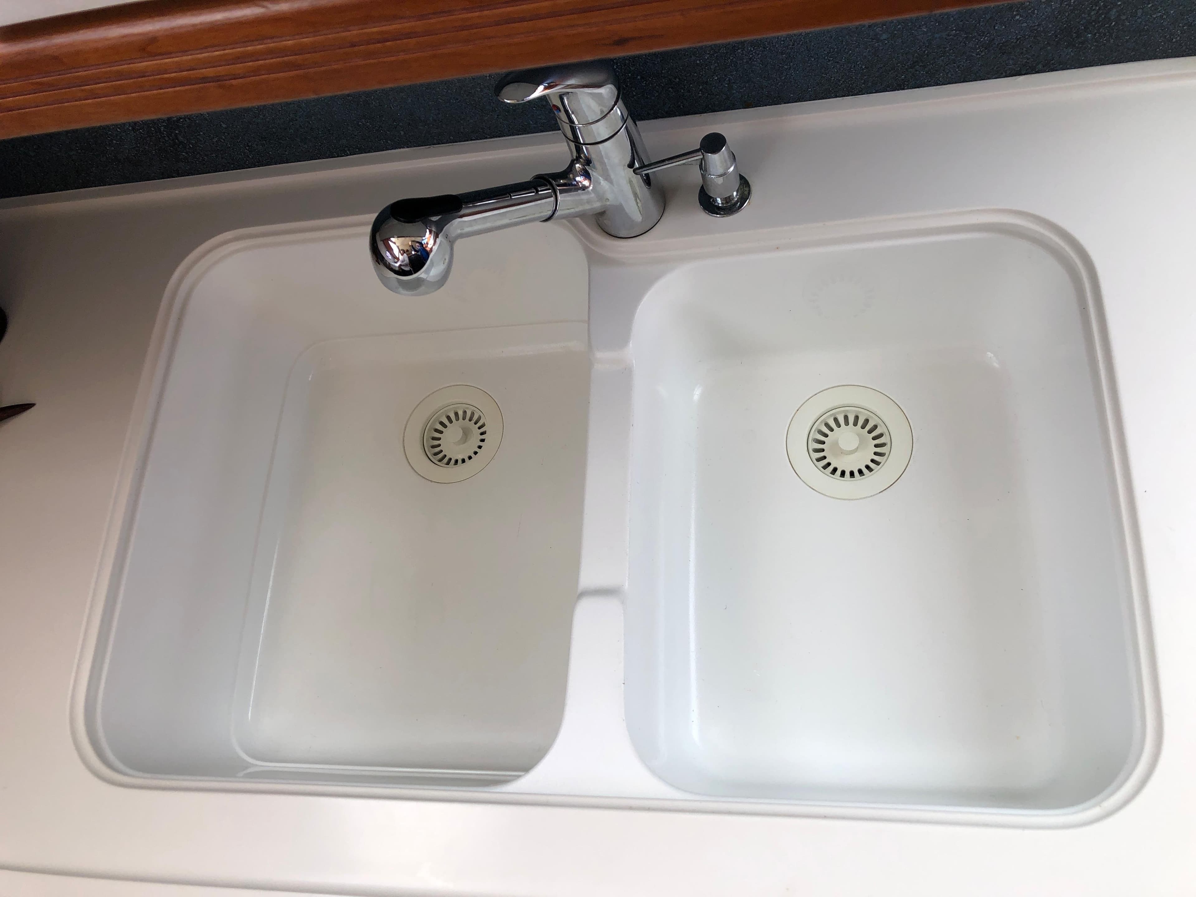 1995 Queenship Aft Cabin