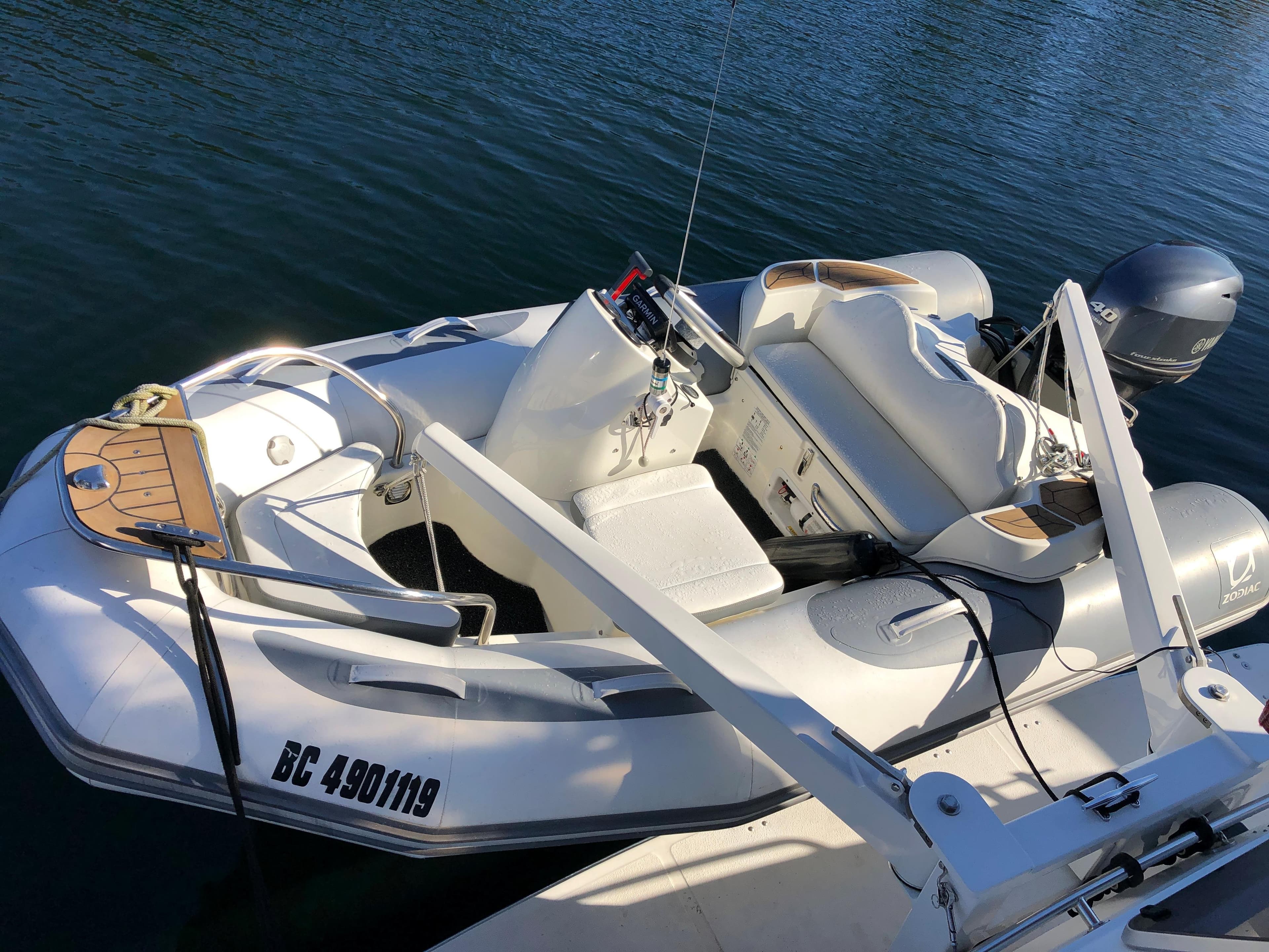 1995 Queenship Aft Cabin
