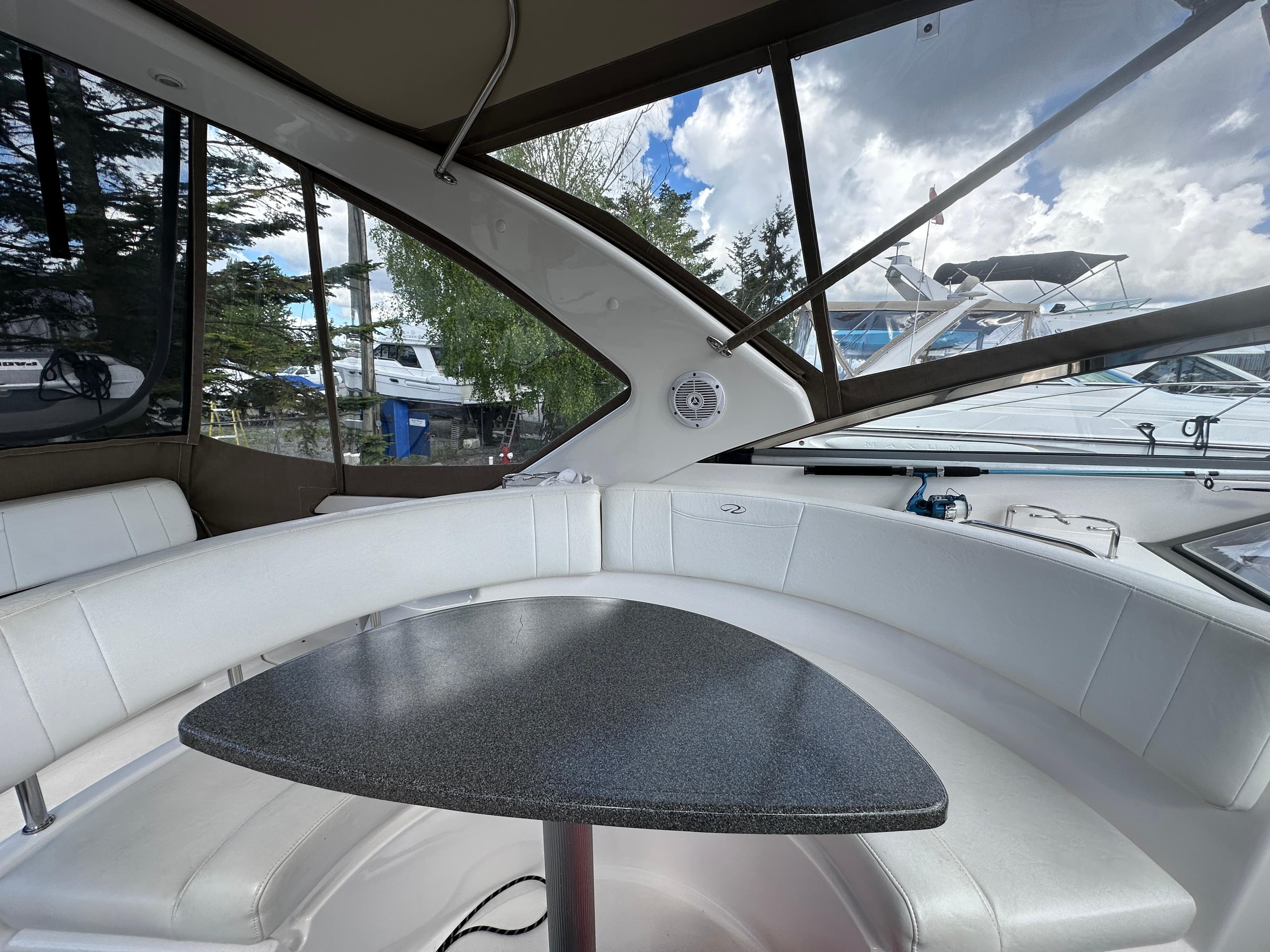 2007 Regal 3360 Window Express