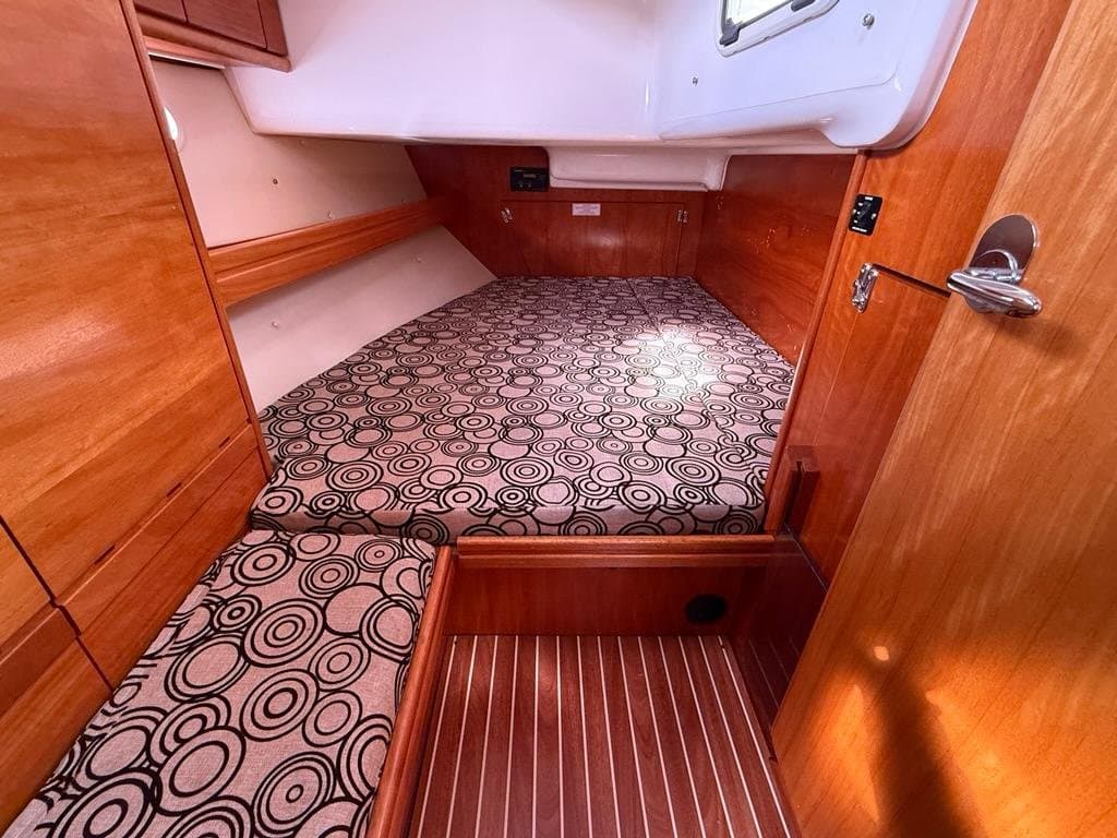2006 Bavaria Cruiser 42