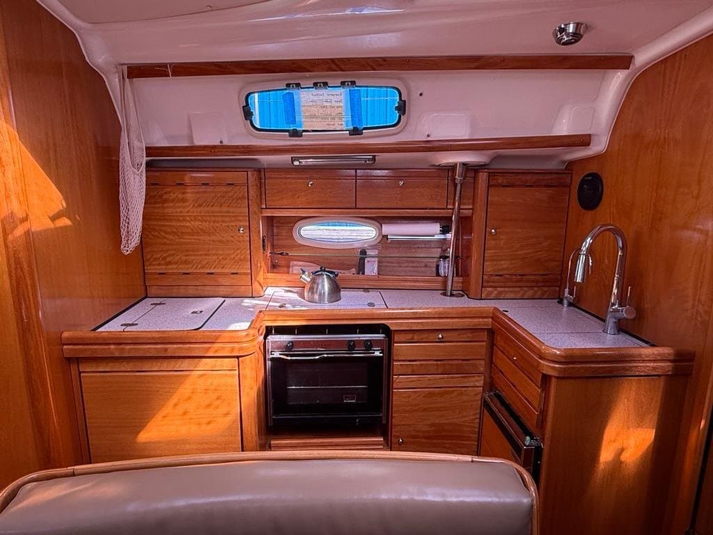2006 Bavaria Cruiser 42