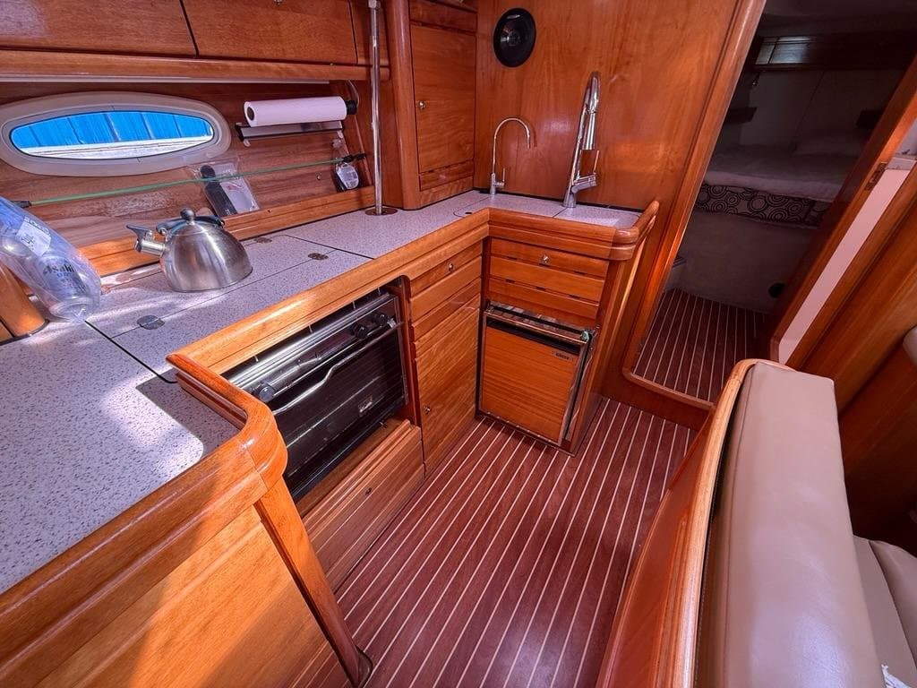 2006 Bavaria Cruiser 42