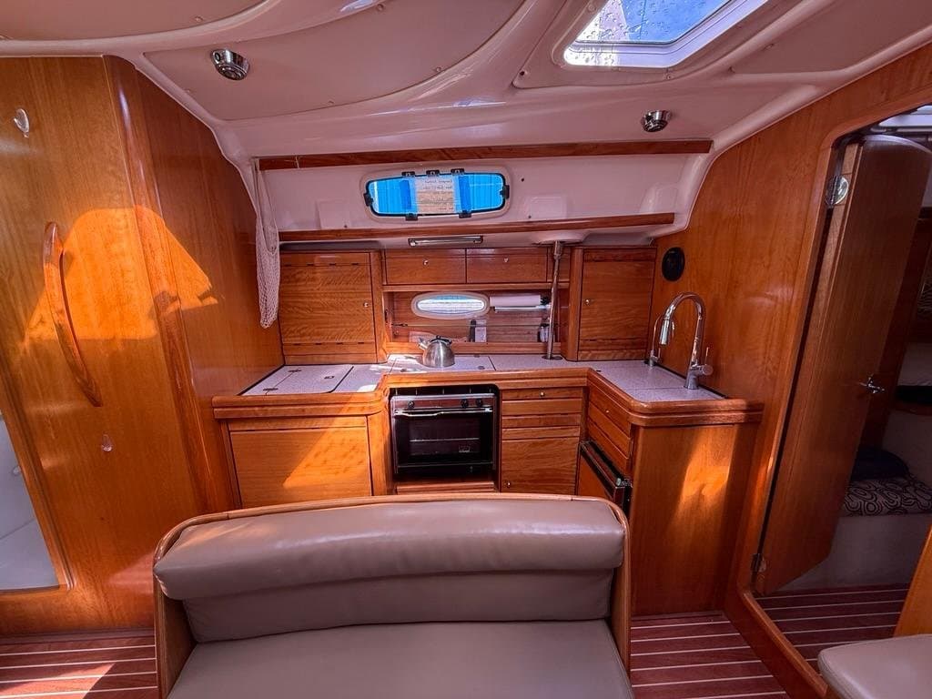 2006 Bavaria Cruiser 42