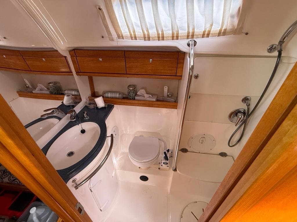 2006 Bavaria Cruiser 42