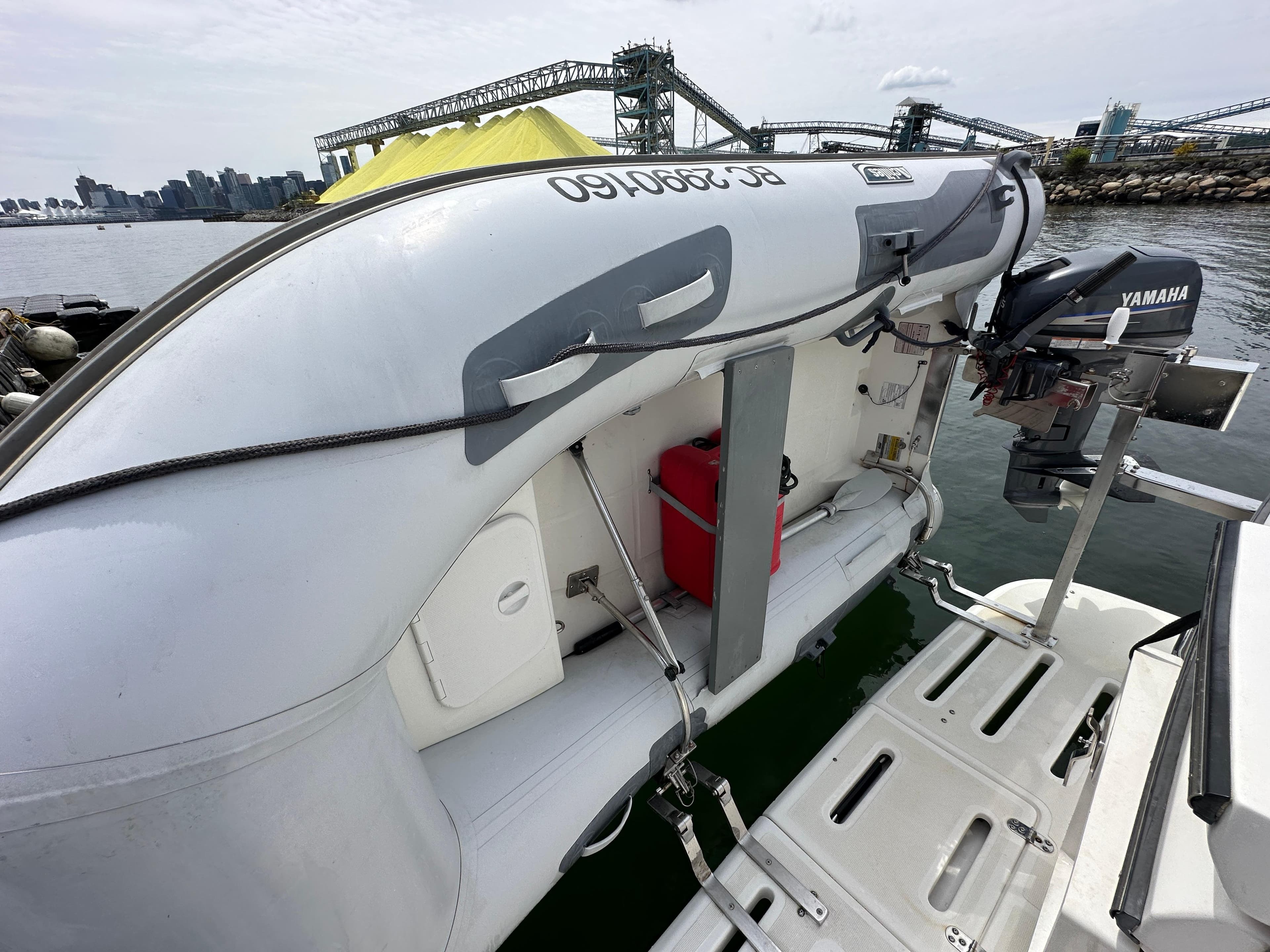 2004 Tiara Yachts 3100 Open