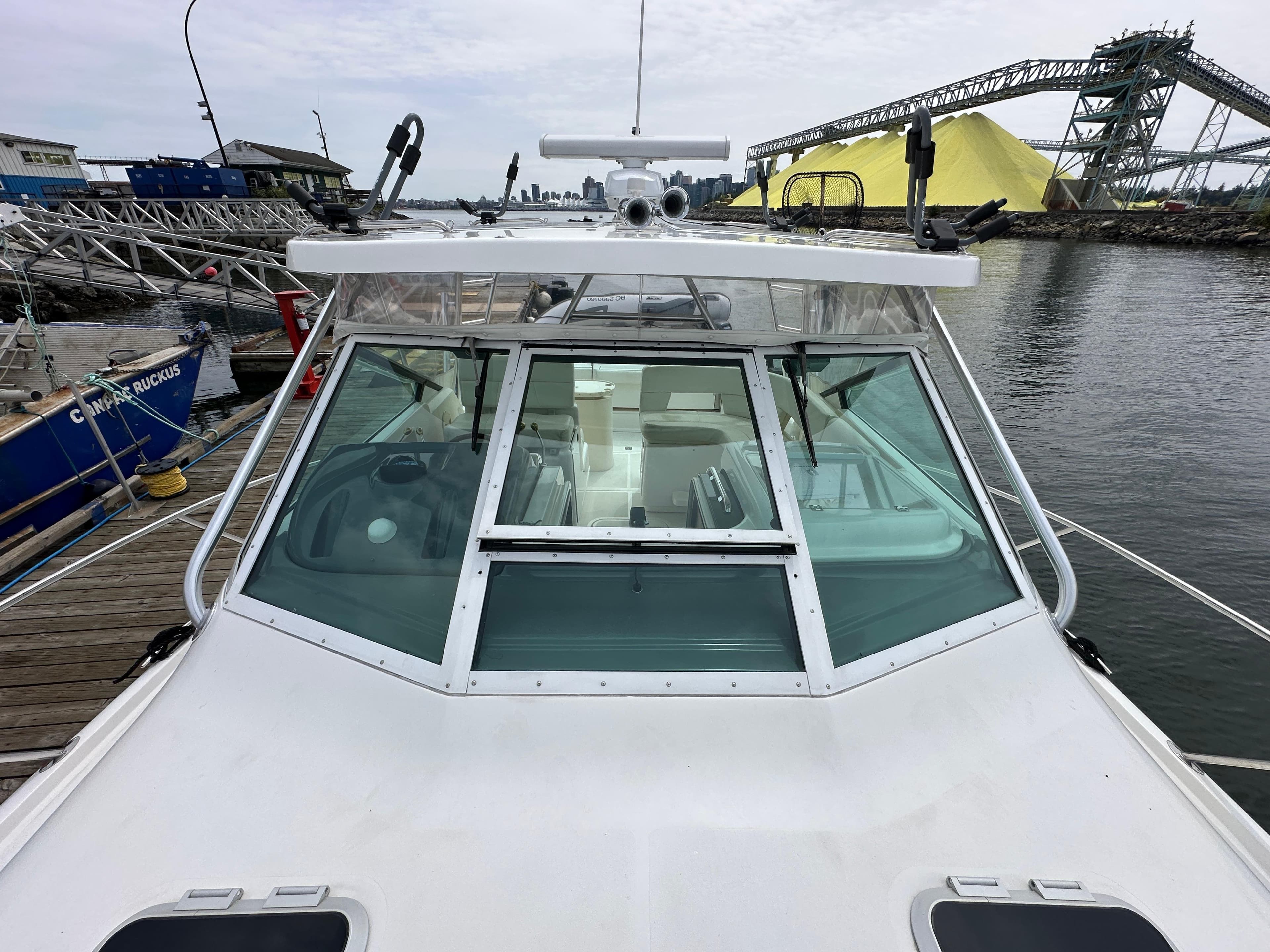 2004 Tiara Yachts 3100 Open