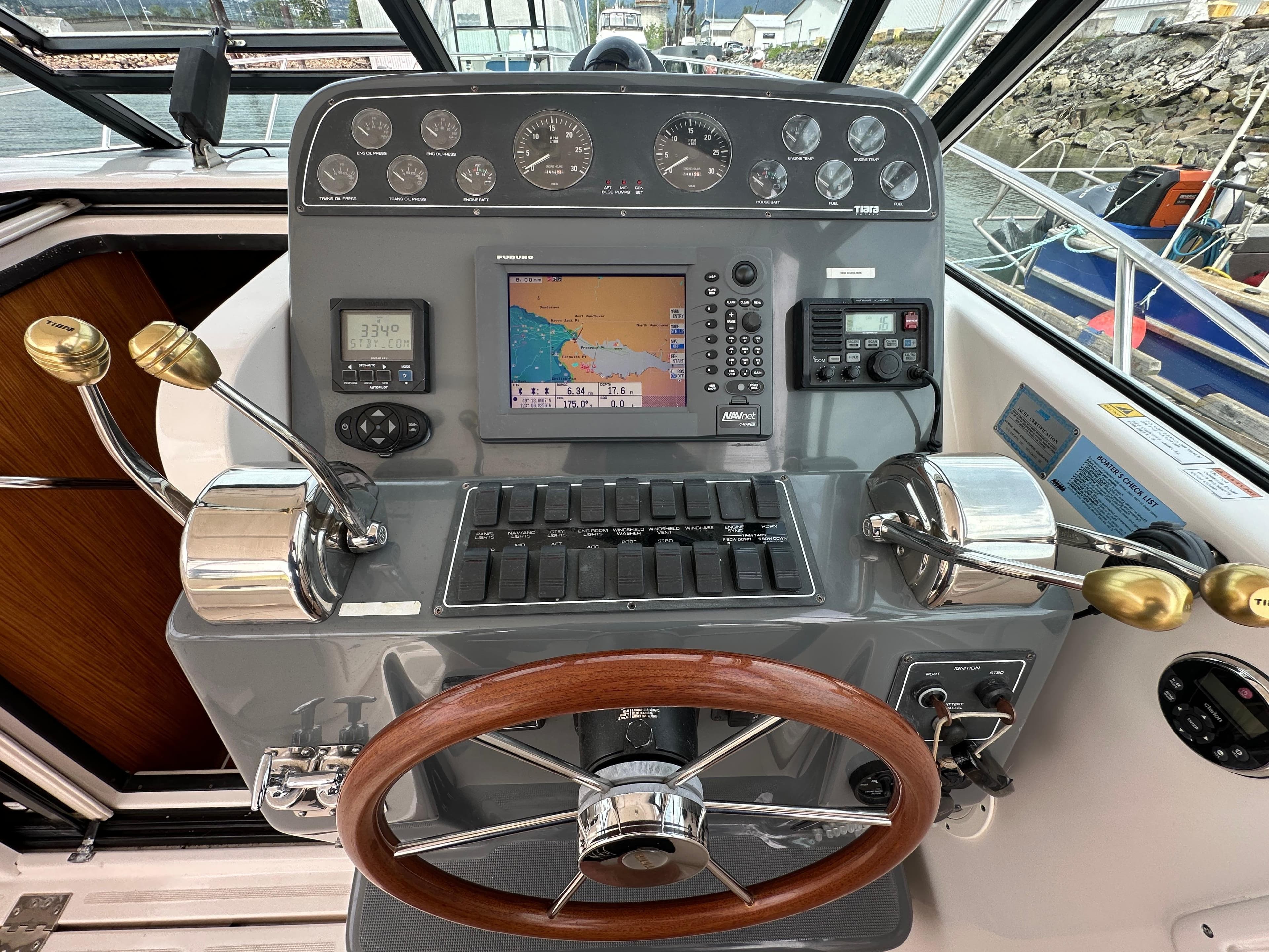 2004 Tiara Yachts 3100 Open