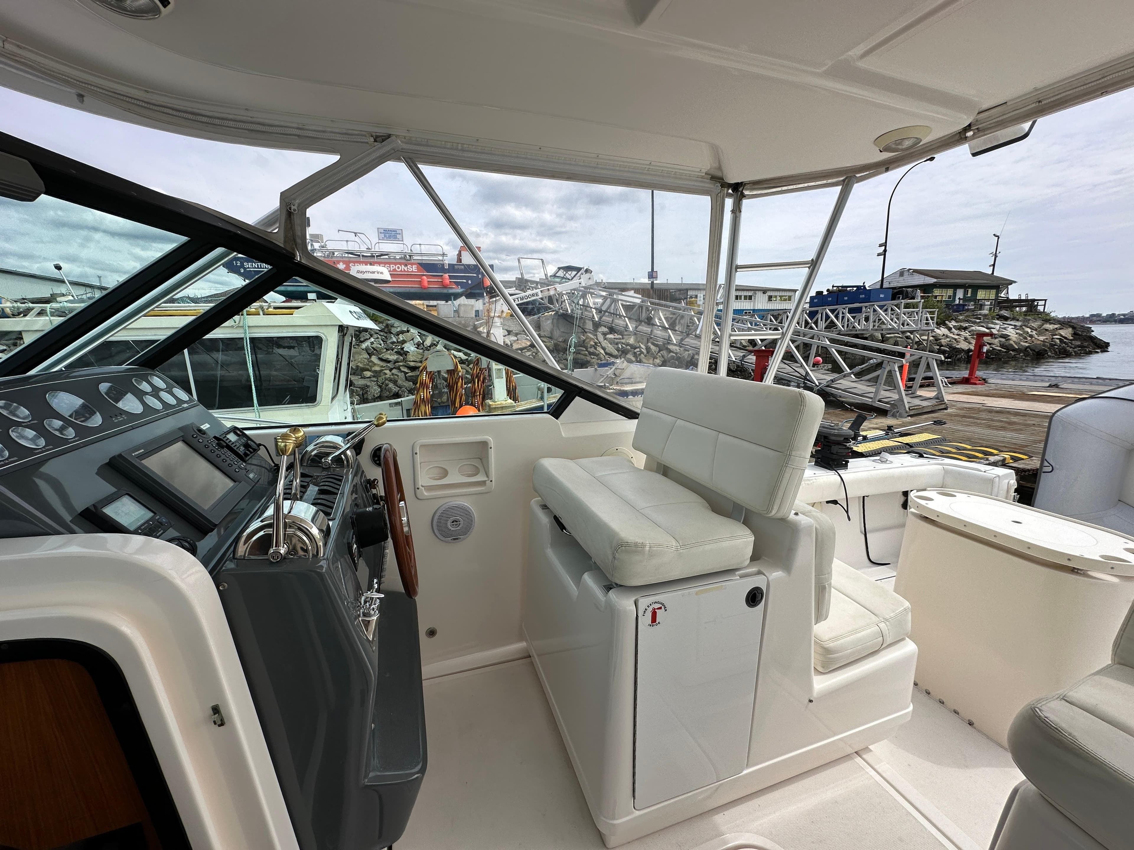 2004 Tiara Yachts 3100 Open