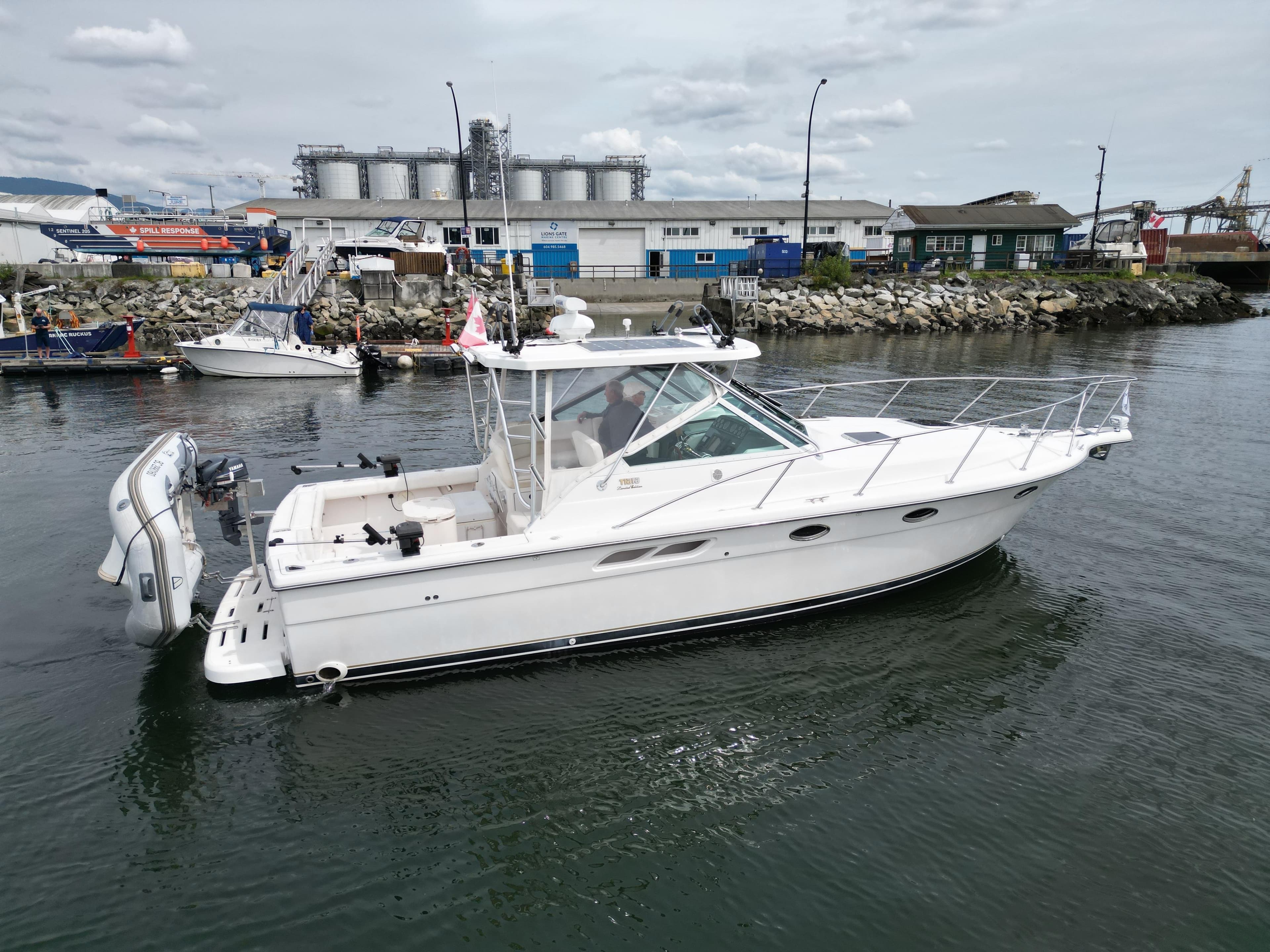 2004 Tiara Yachts 3100 Open