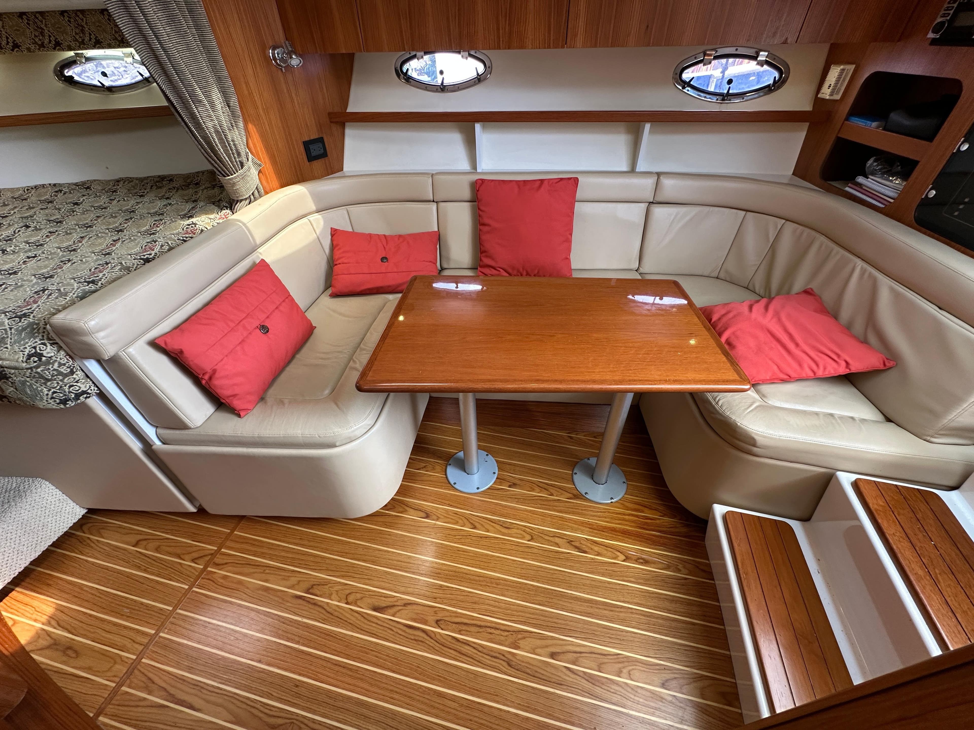 2004 Tiara Yachts 3100 Open