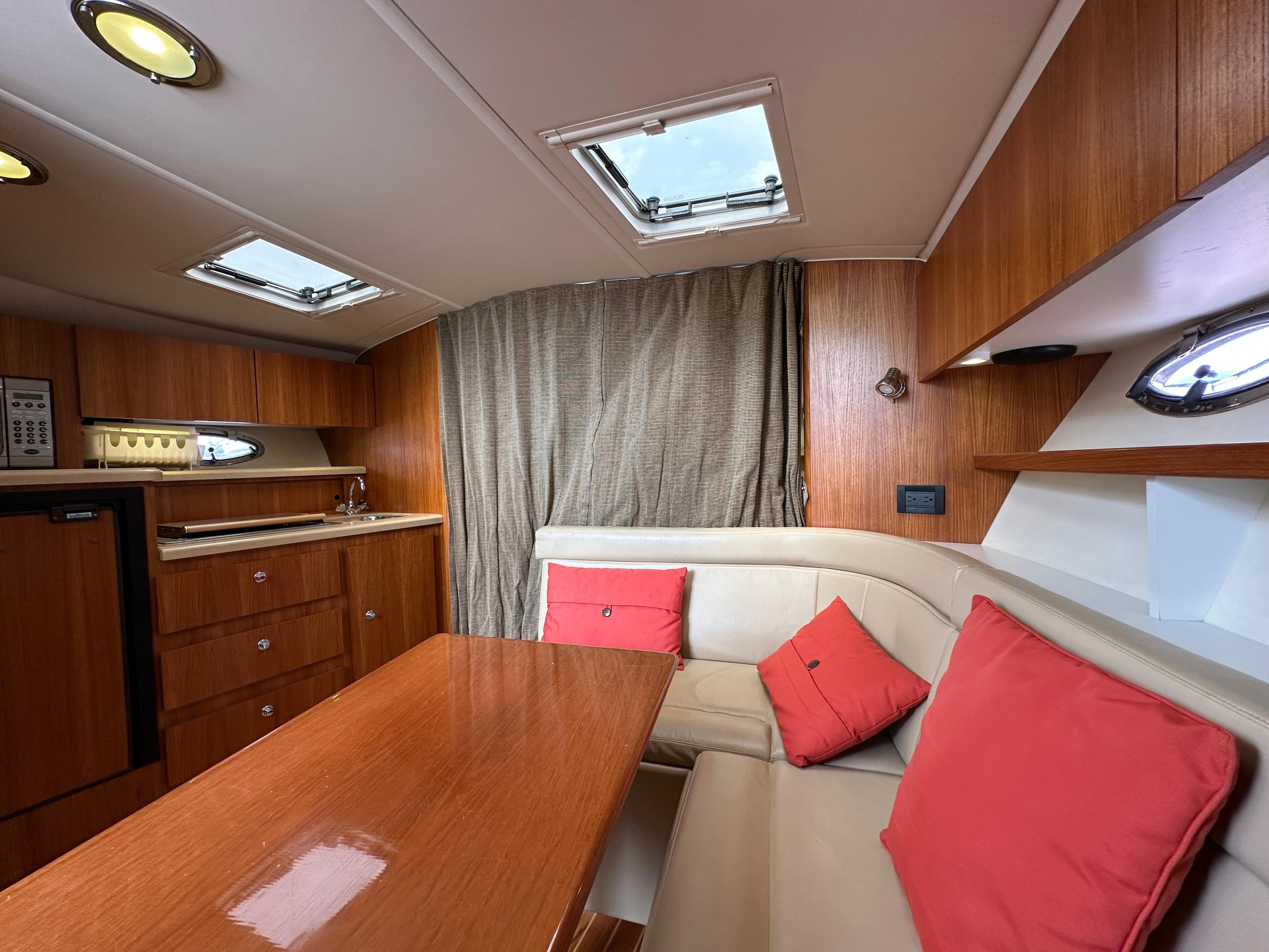 2004 Tiara Yachts 3100 Open