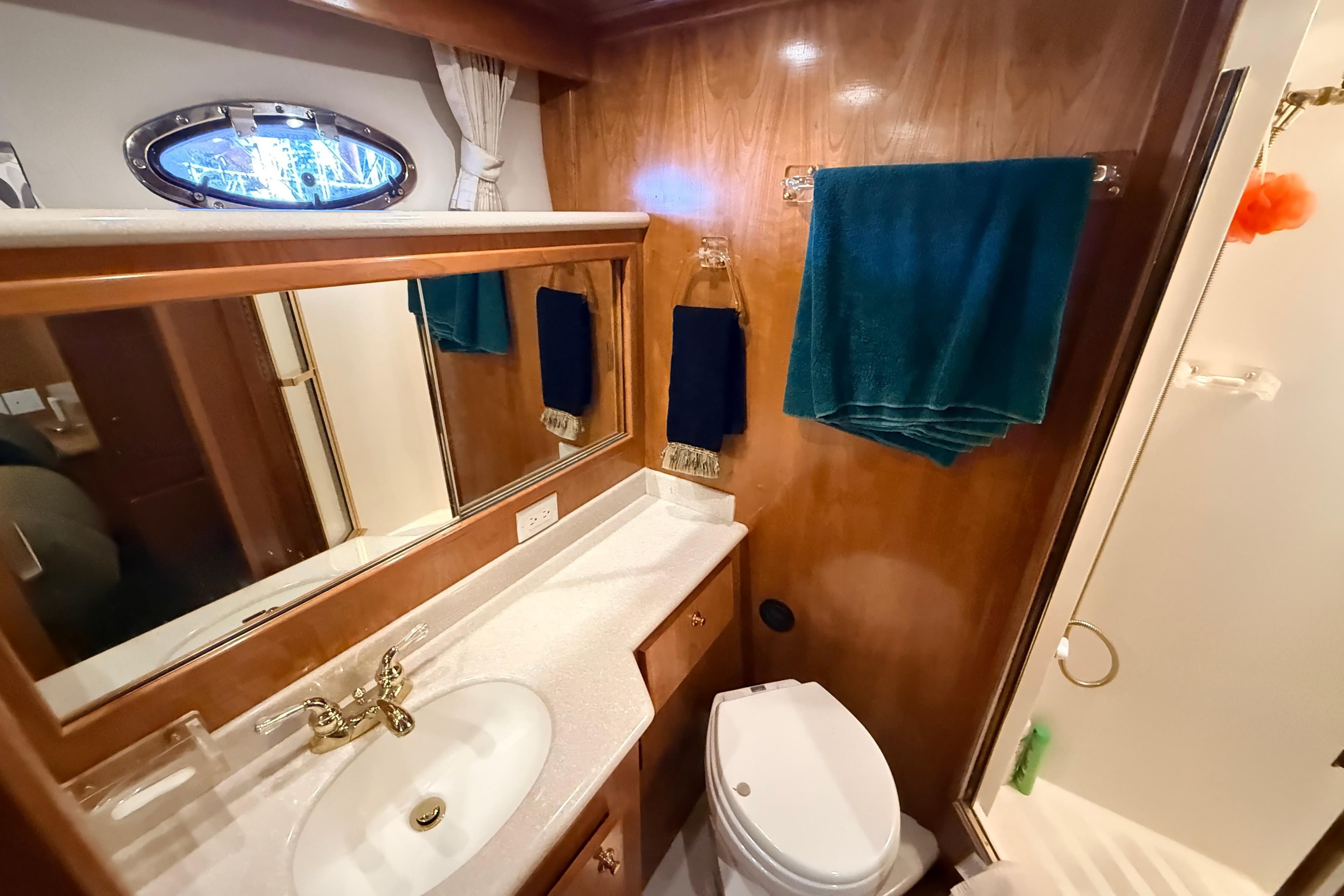 2003 Navigator 4800