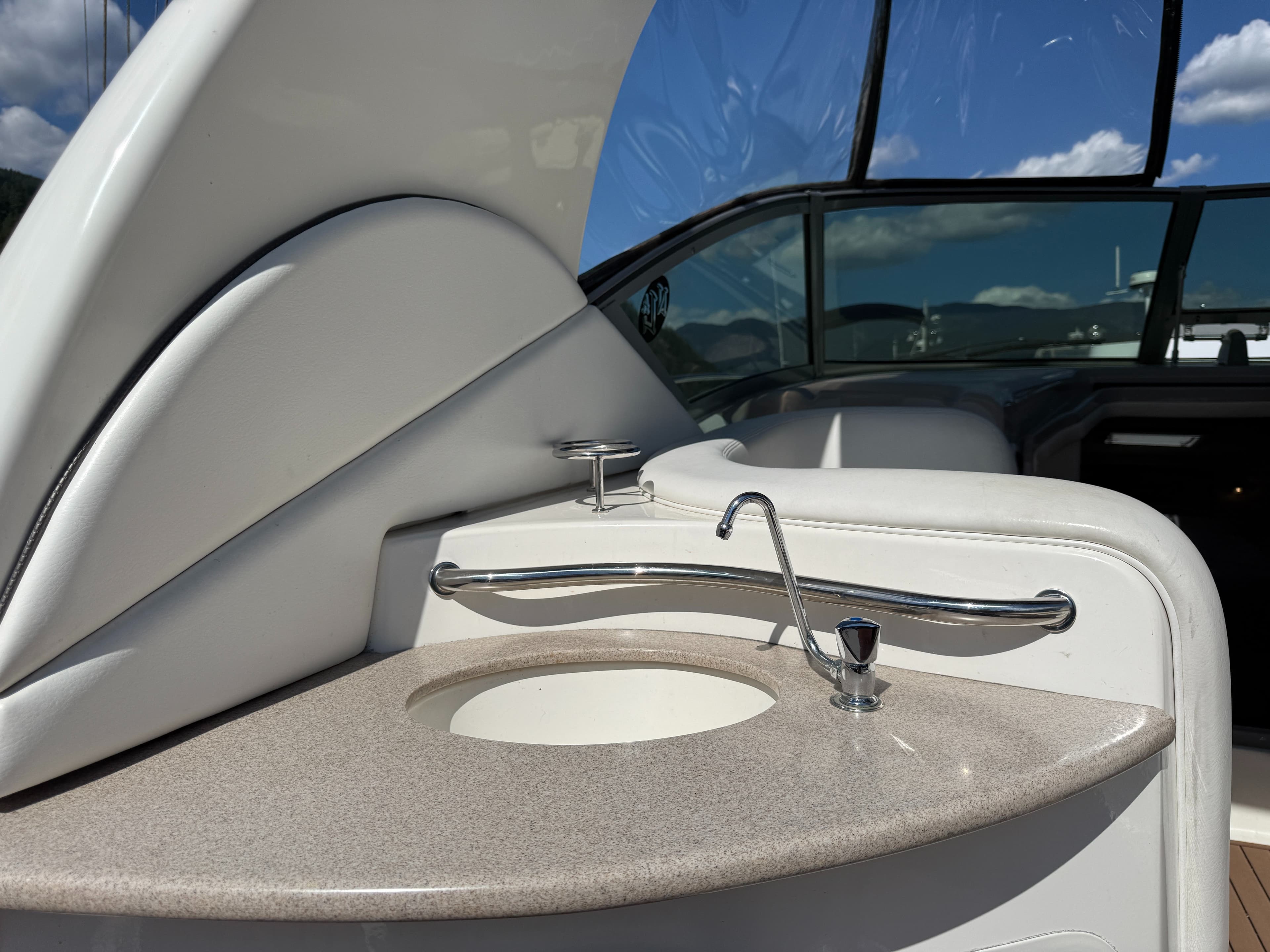 2007 Sea Ray 320 Sundancer