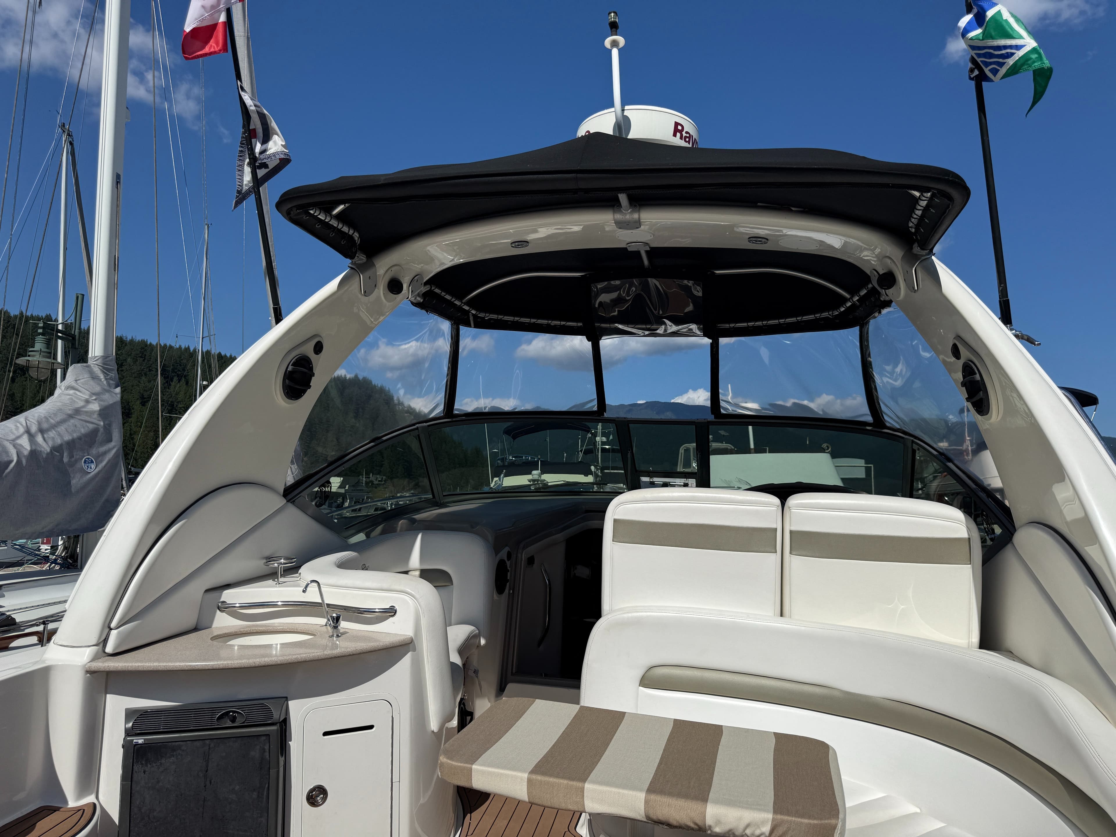 2007 Sea Ray 320 Sundancer