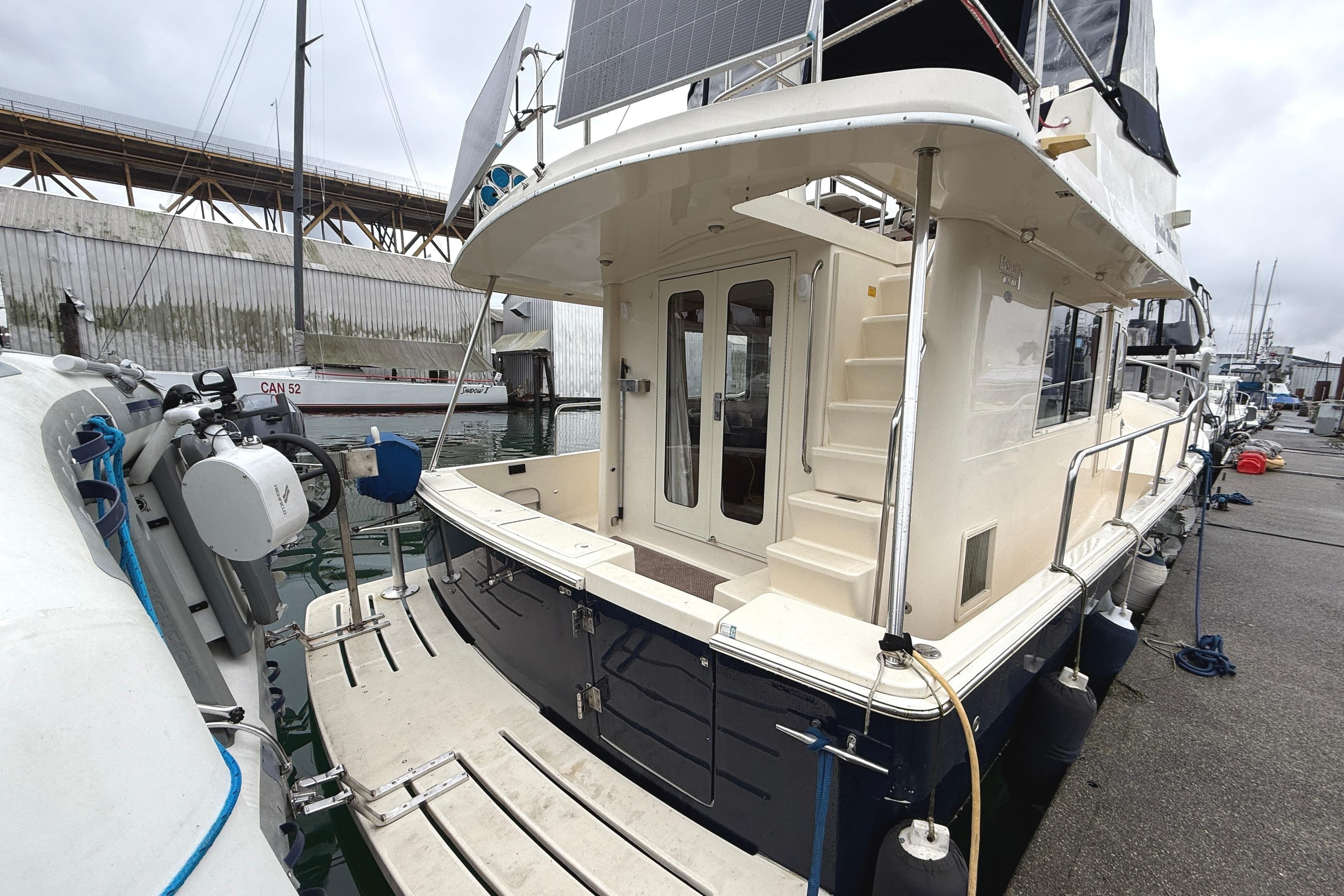 2006 Mainship 34 Trawler