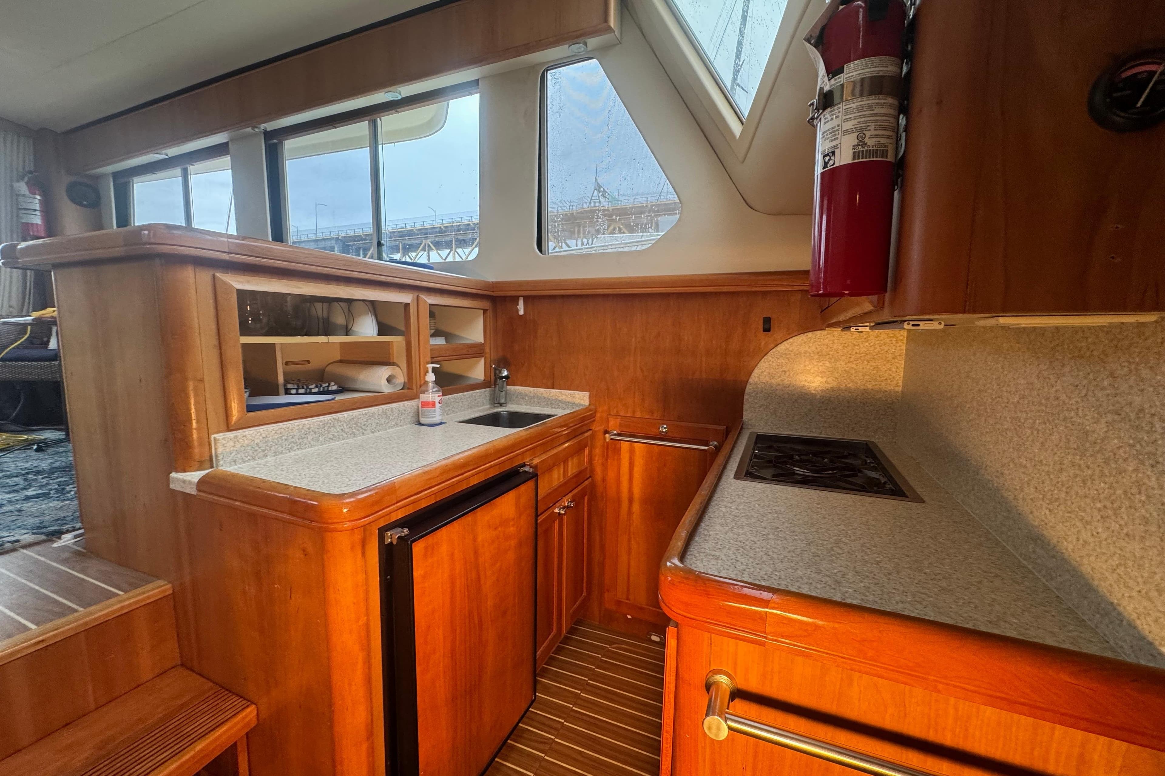 2006 Mainship 34 Trawler