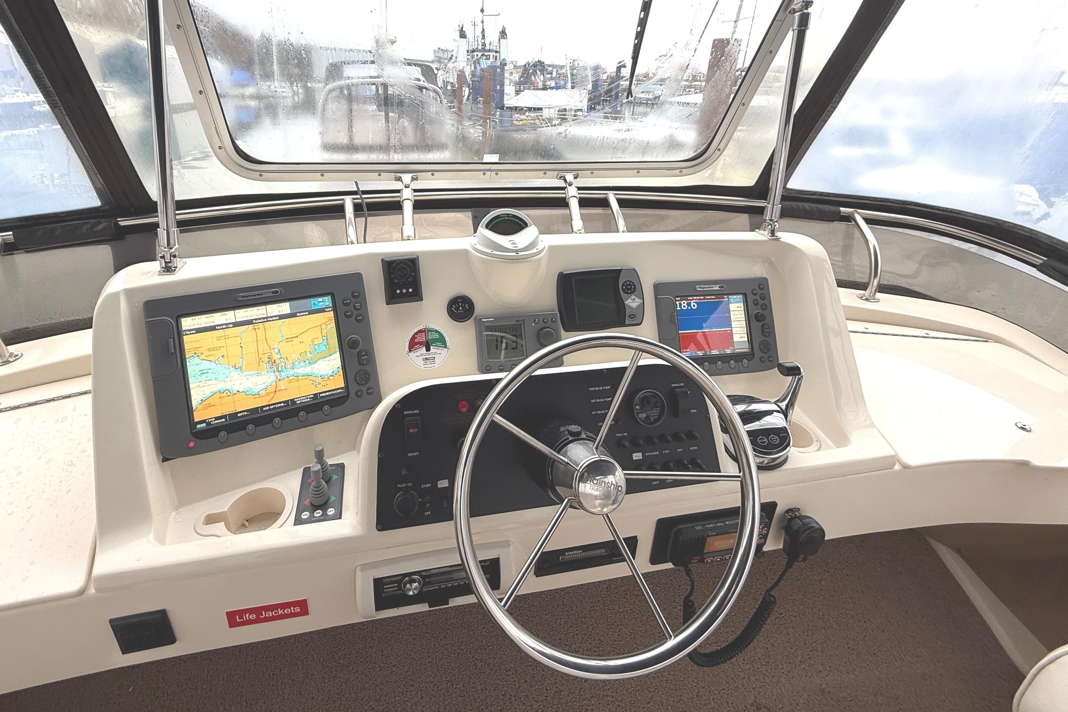 2006 Mainship 34 Trawler