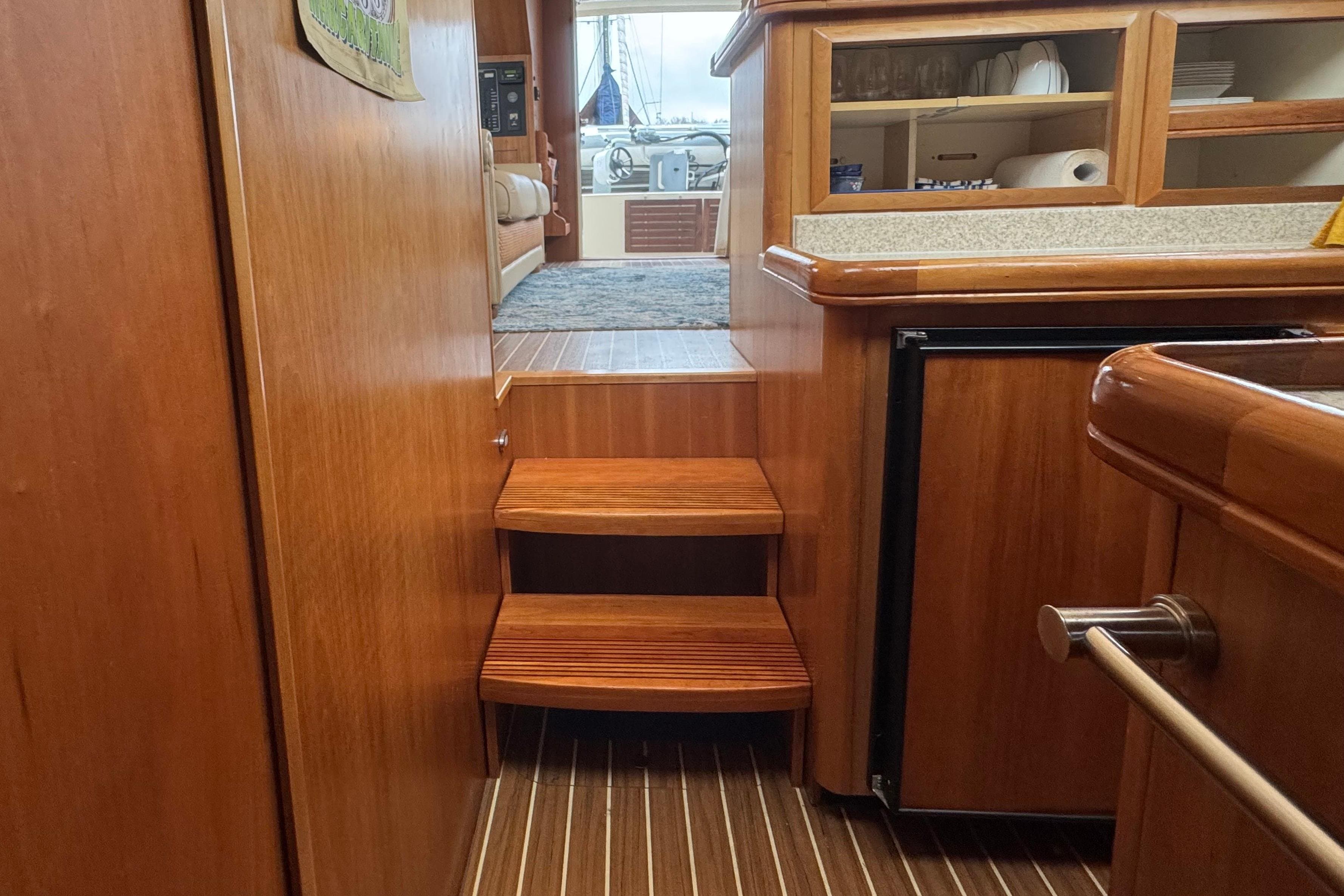 2006 Mainship 34 Trawler