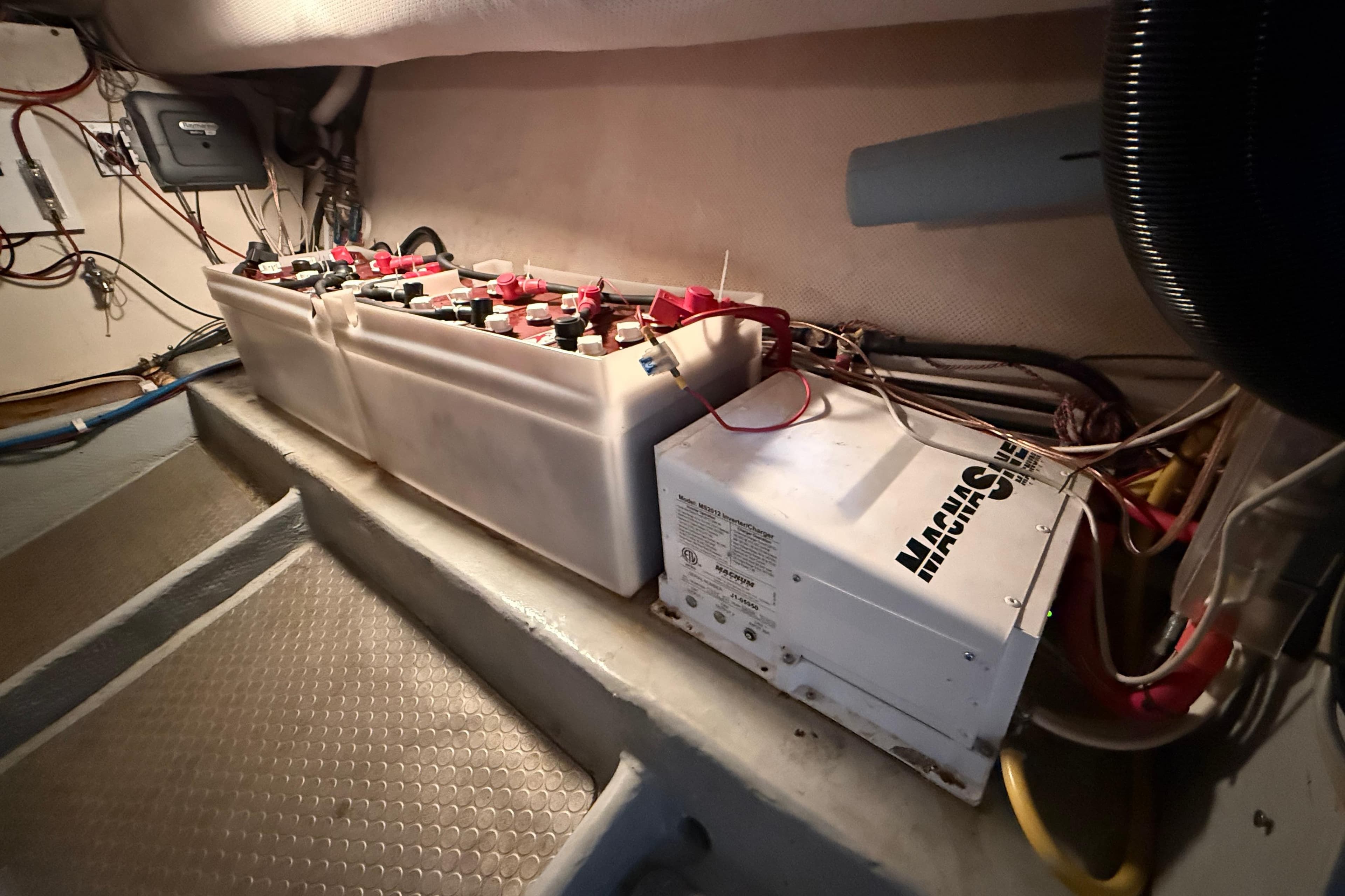 2006 Mainship 34 Trawler