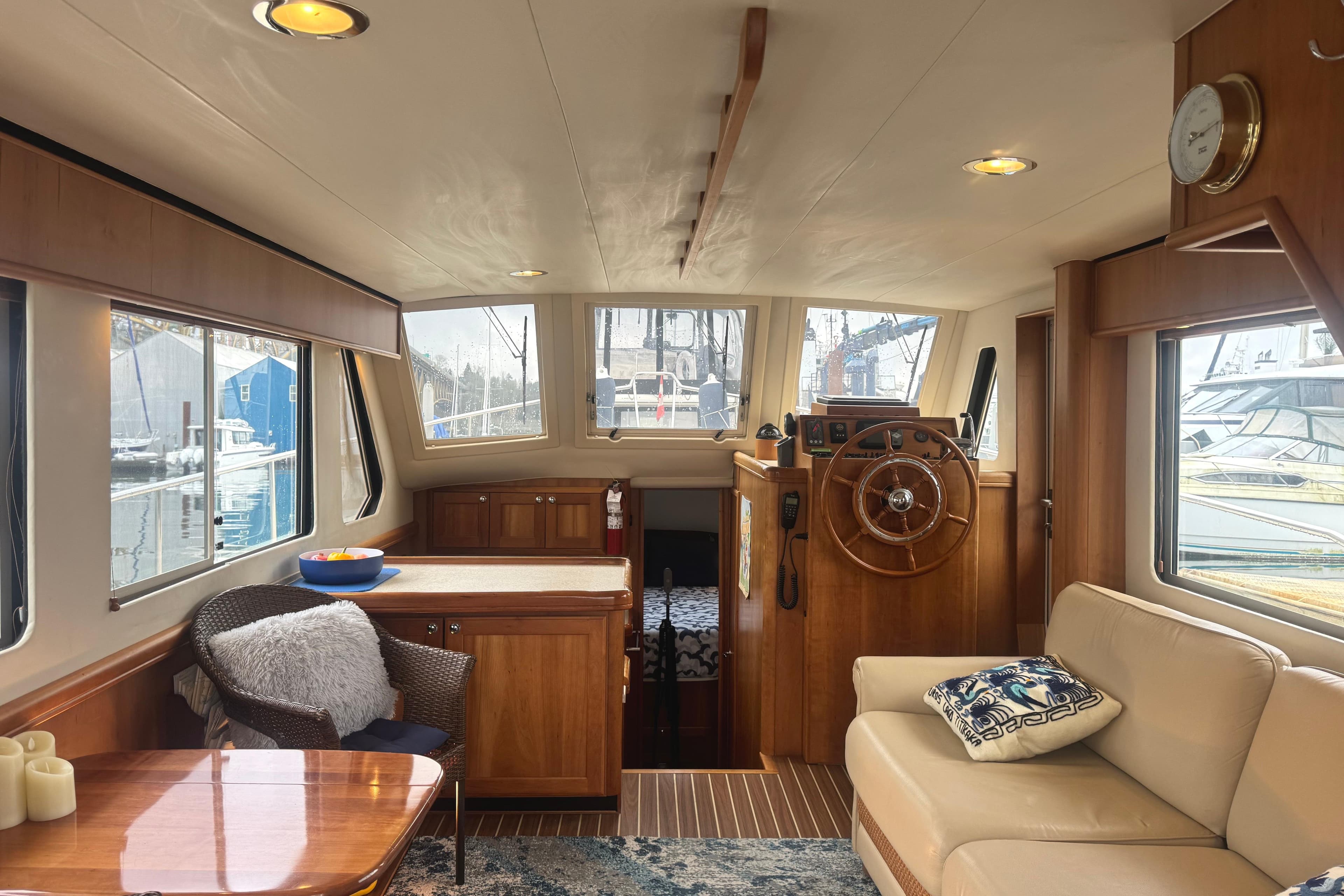 2006 Mainship 34 Trawler