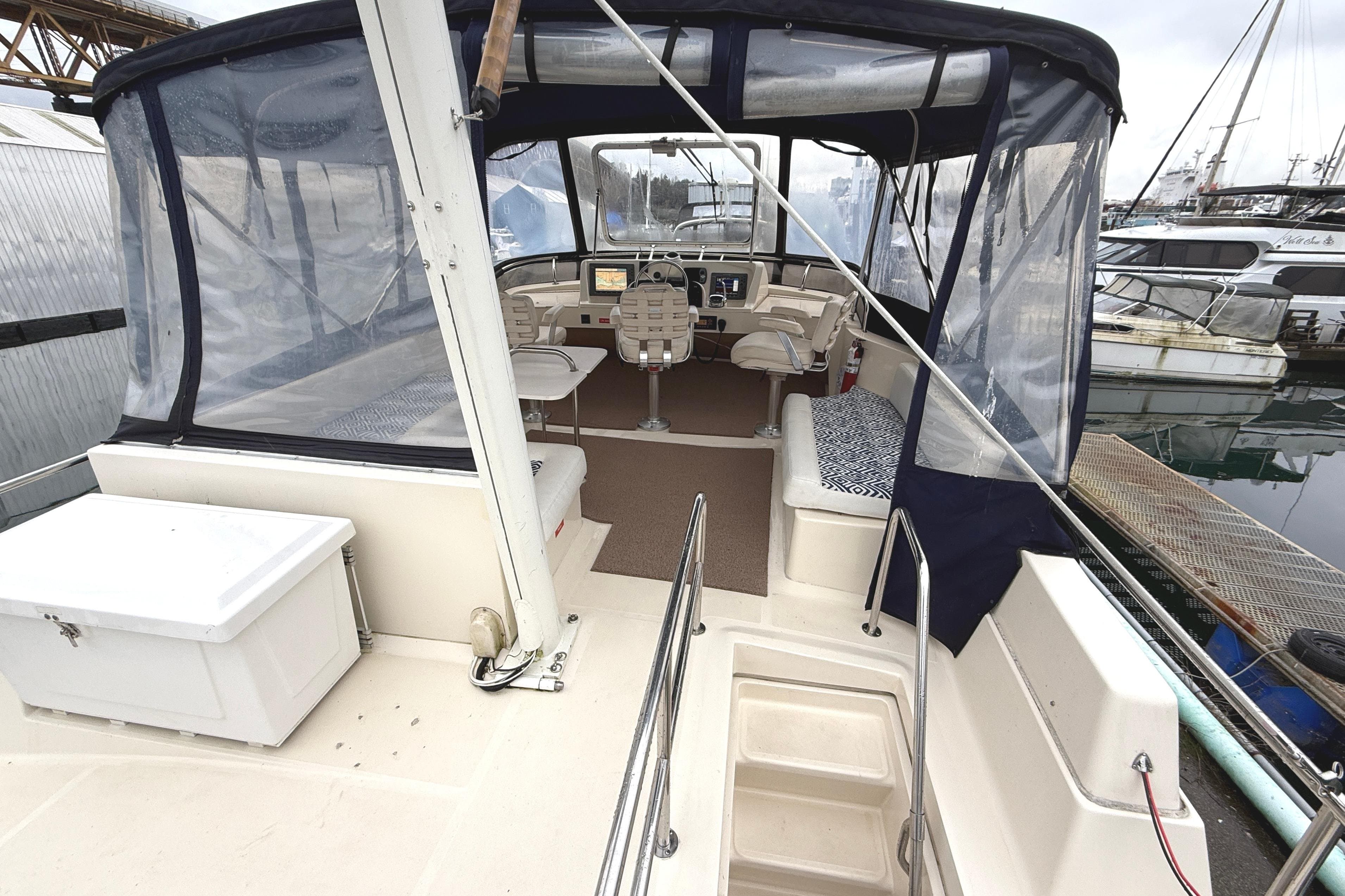 2006 Mainship 34 Trawler
