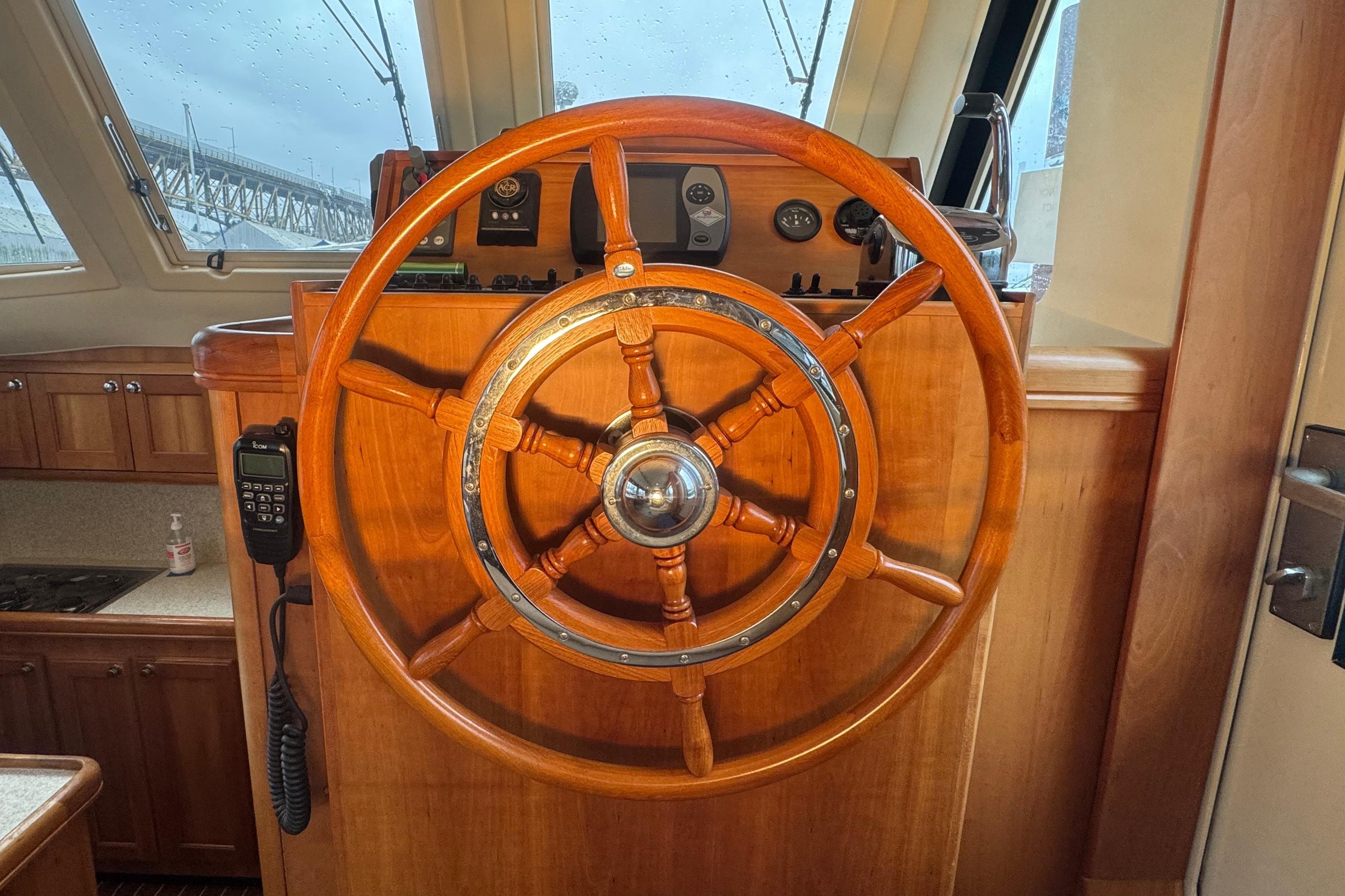 2006 Mainship 34 Trawler