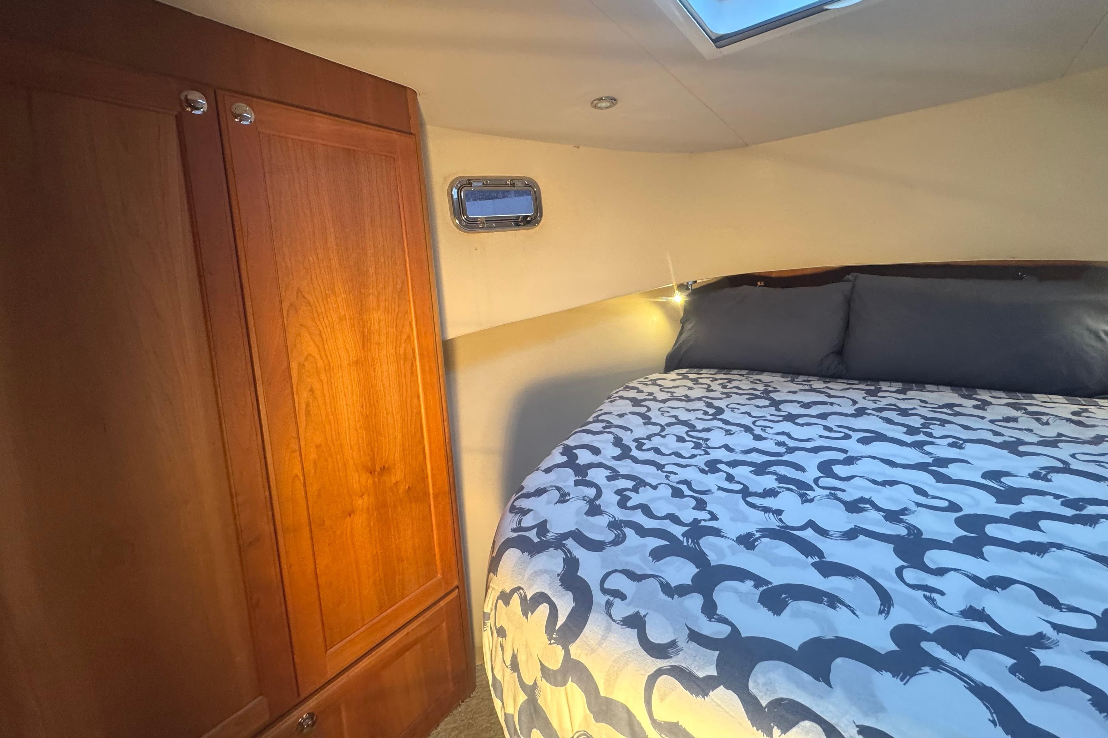 2006 Mainship 34 Trawler