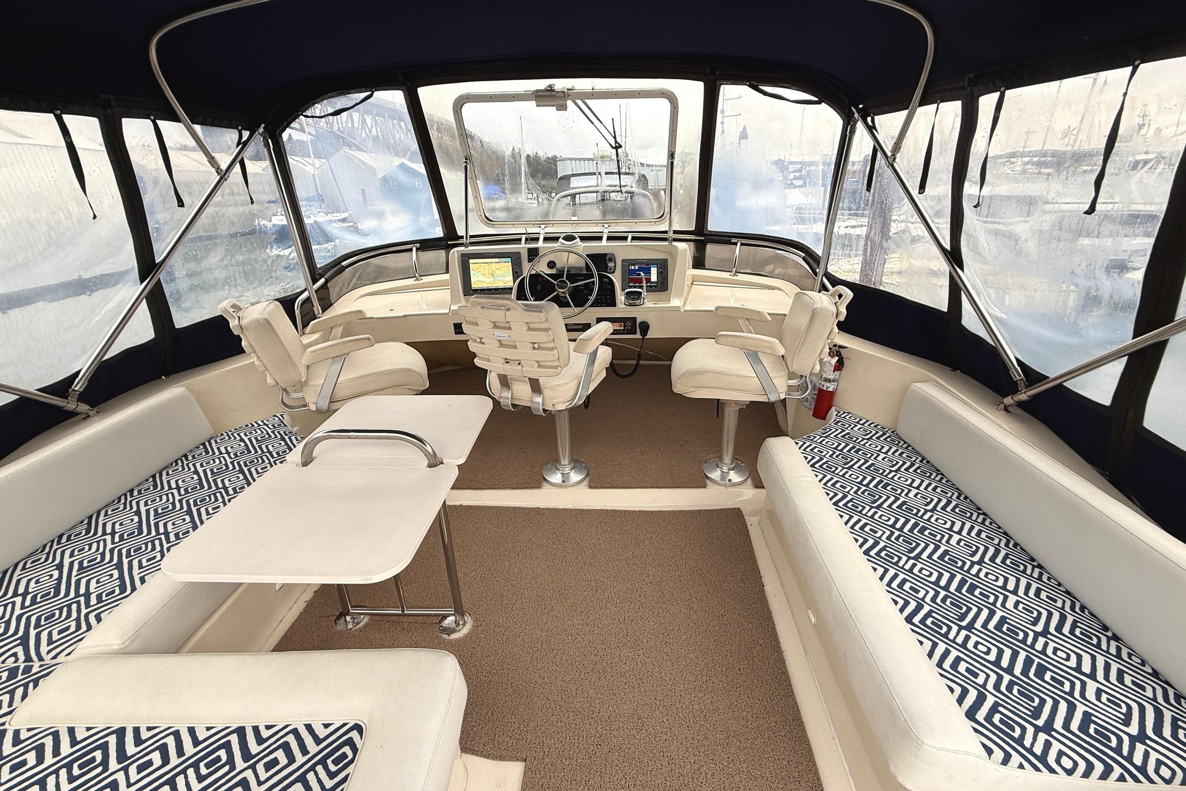 2006 Mainship 34 Trawler