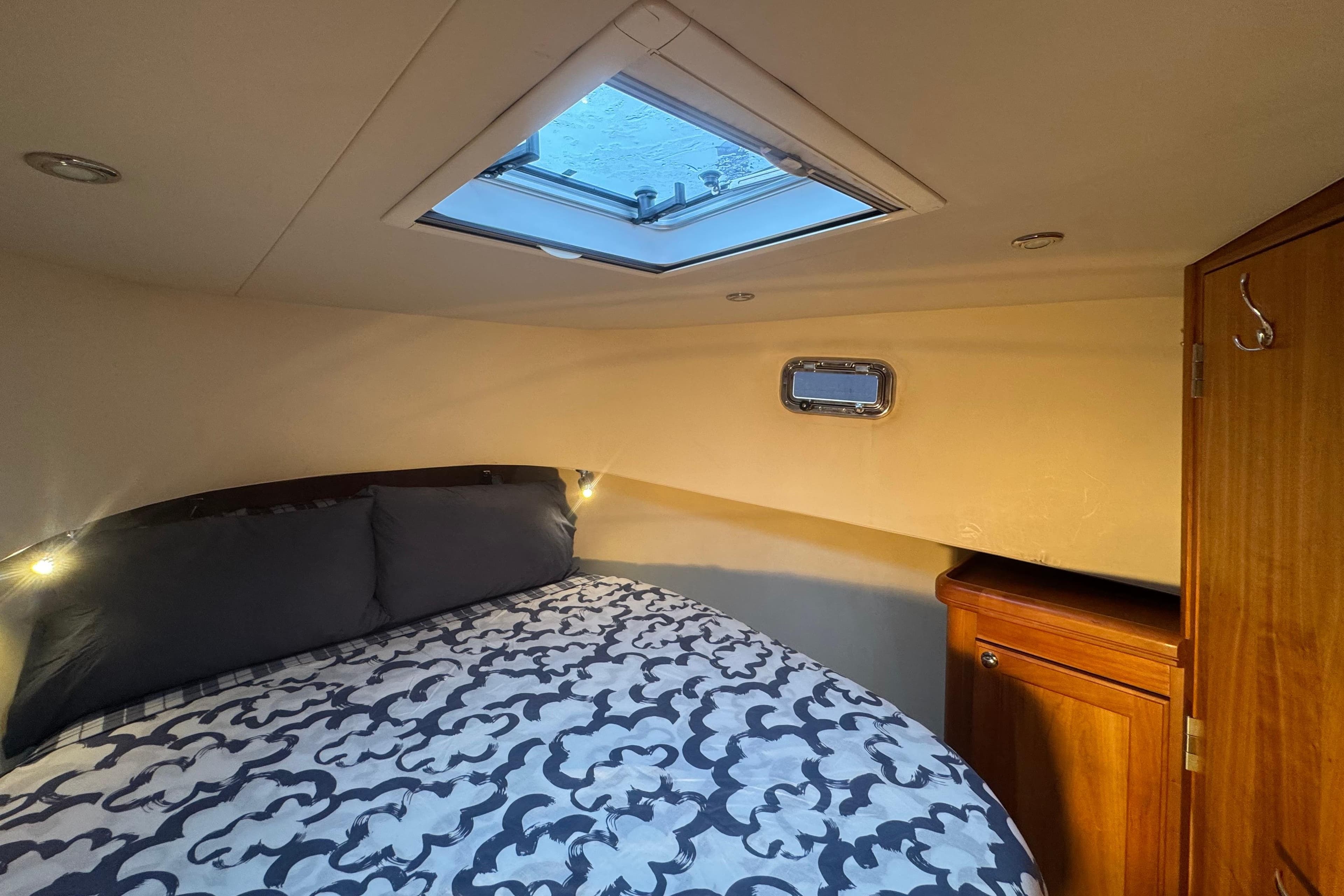 2006 Mainship 34 Trawler