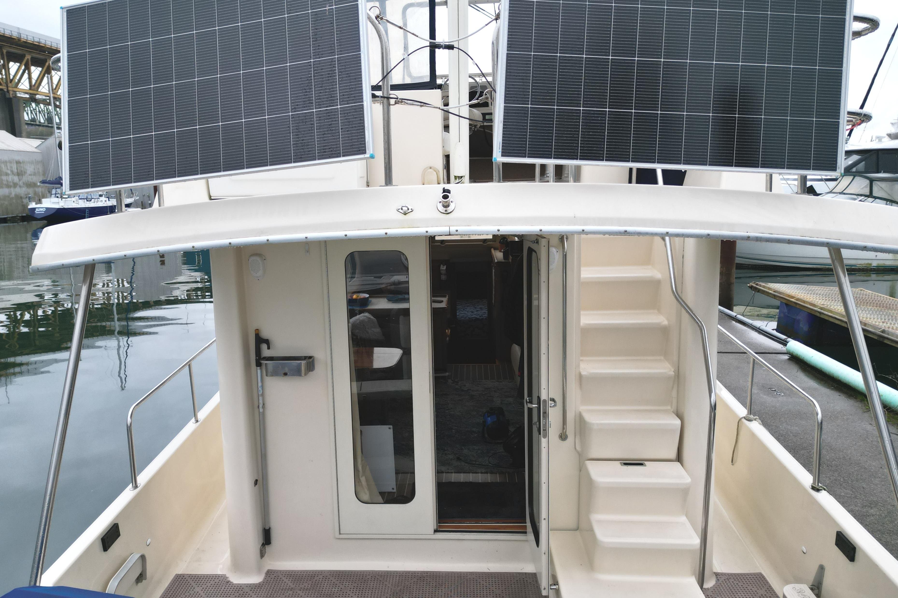 2006 Mainship 34 Trawler