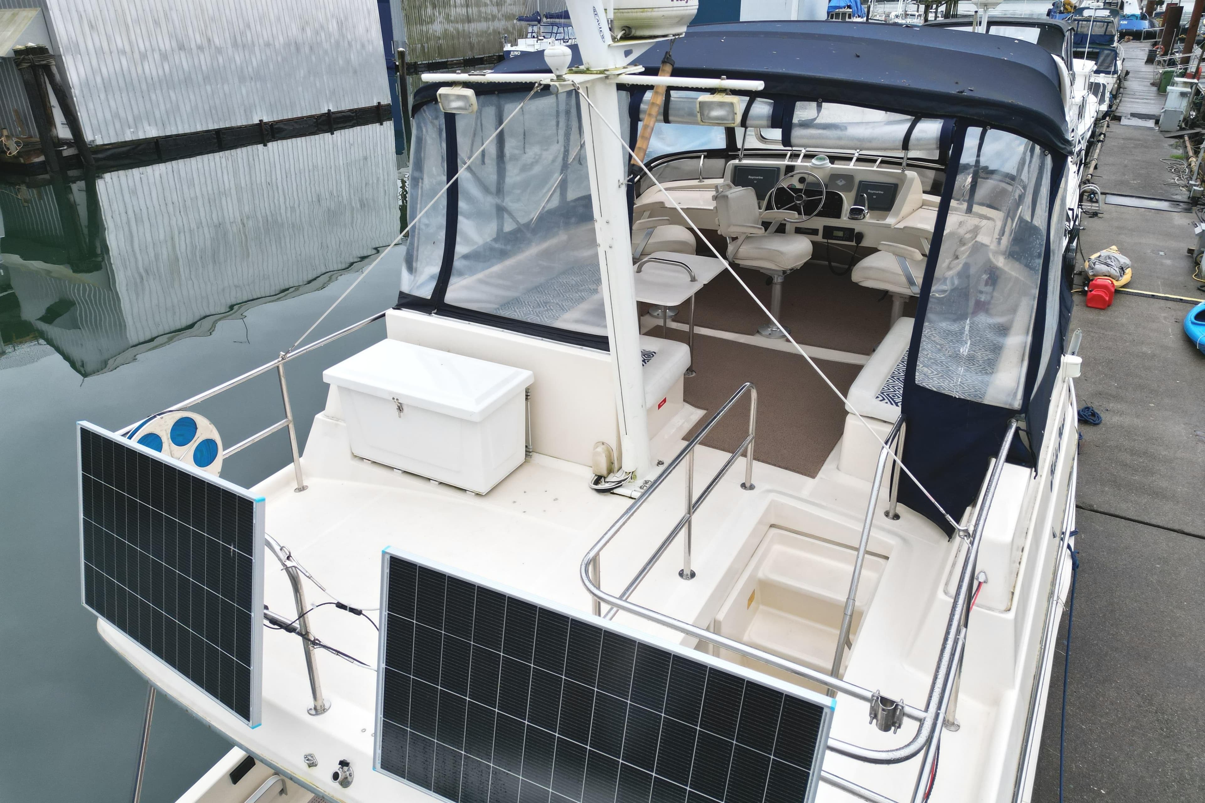 2006 Mainship 34 Trawler