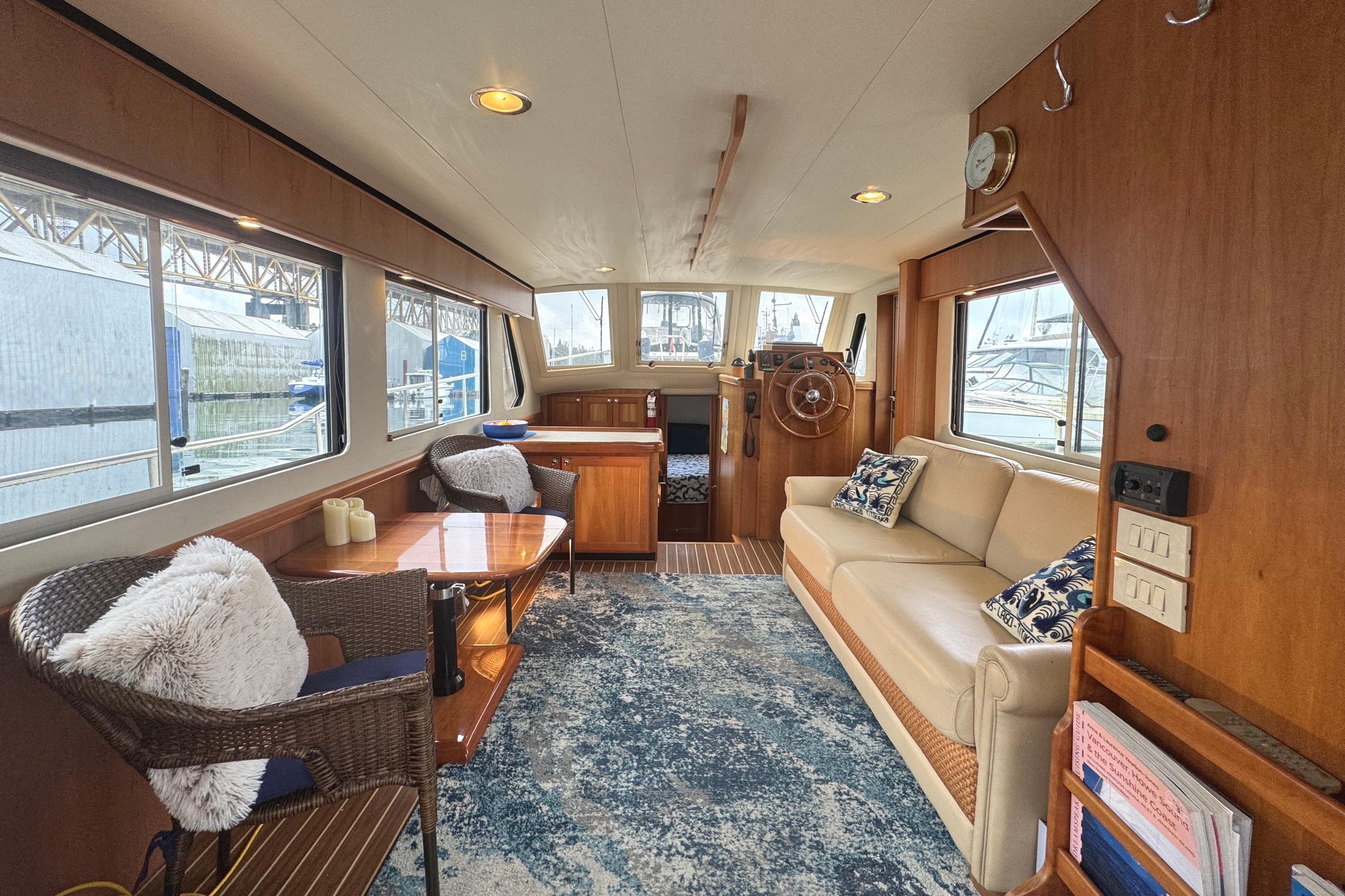 2006 Mainship 34 Trawler