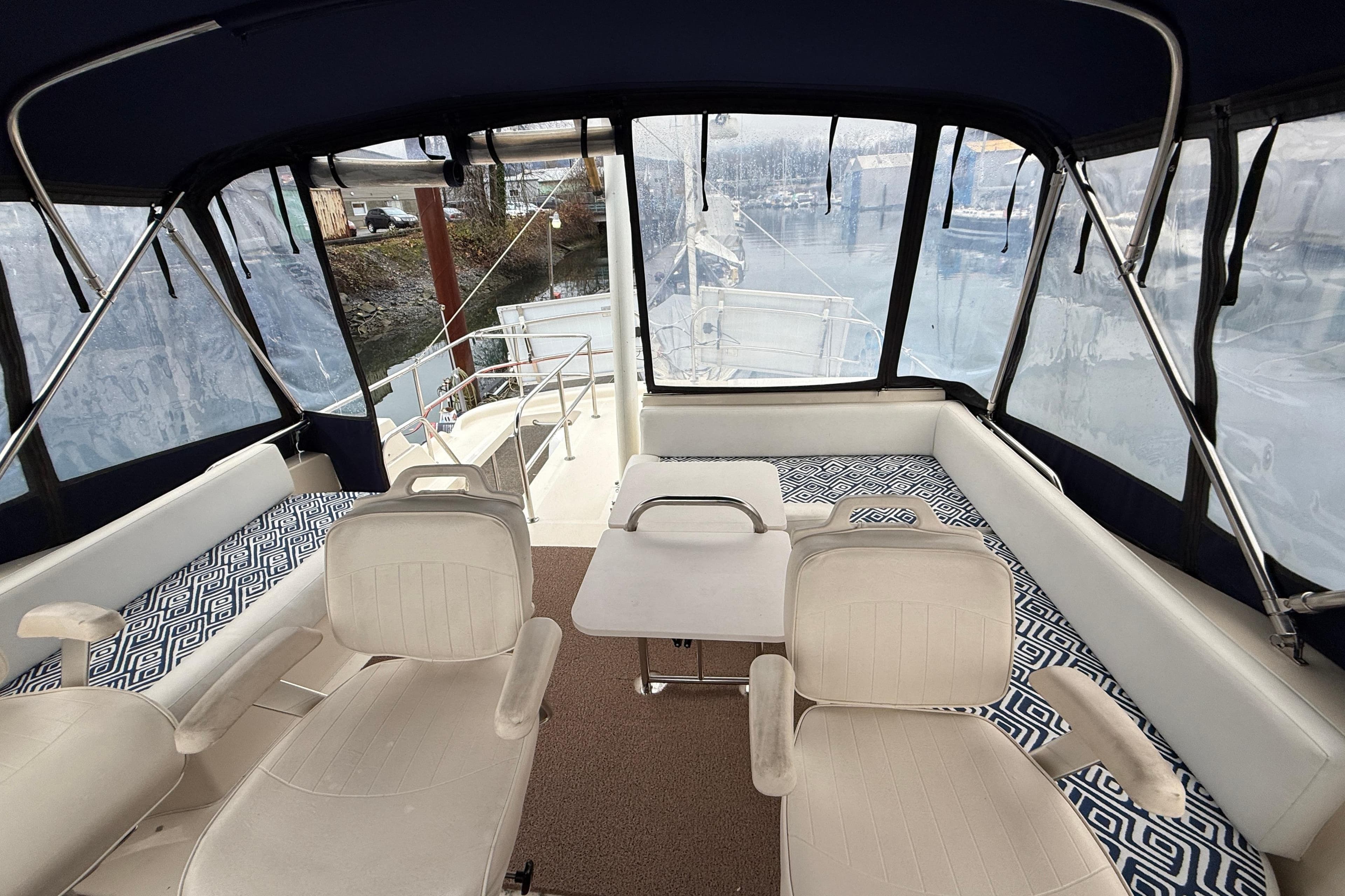 2006 Mainship 34 Trawler