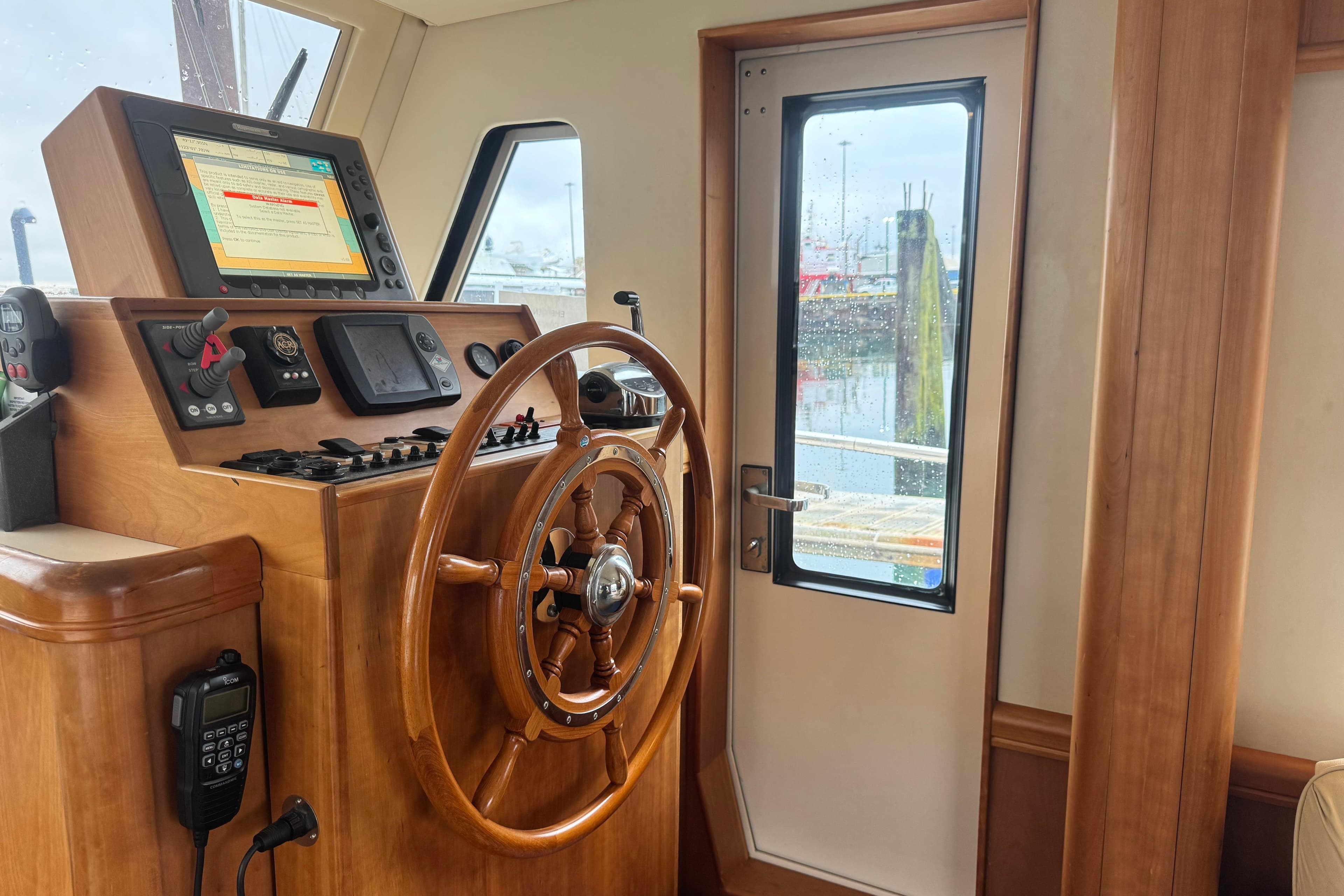 2006 Mainship 34 Trawler